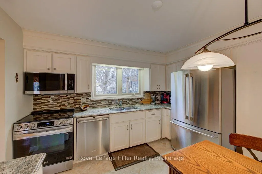 Photo 15 of 84 Franklin Drive, Stratford — HOMEH