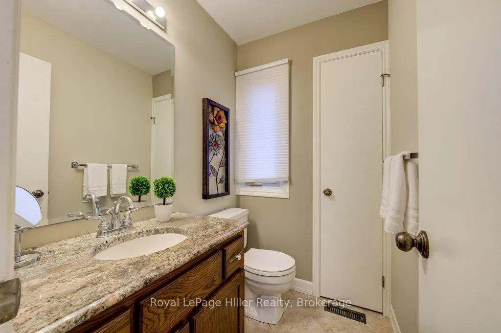 Photo 16 of 84 Franklin Drive, Stratford — HOMEH