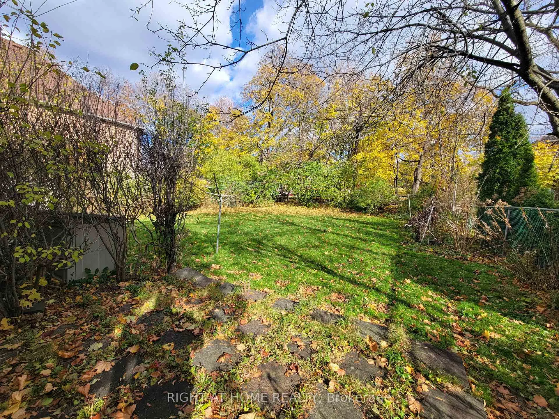Photo 2 of 15 Blaketon Road, Etobicoke, Islington-City Centre West — HOMEH