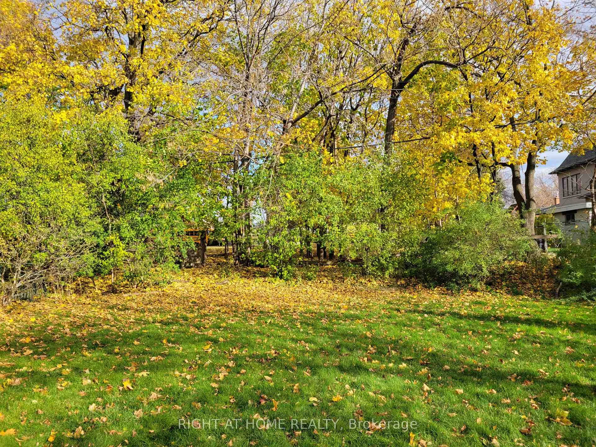 Photo 3 of 15 Blaketon Road, Etobicoke, Islington-City Centre West — HOMEH