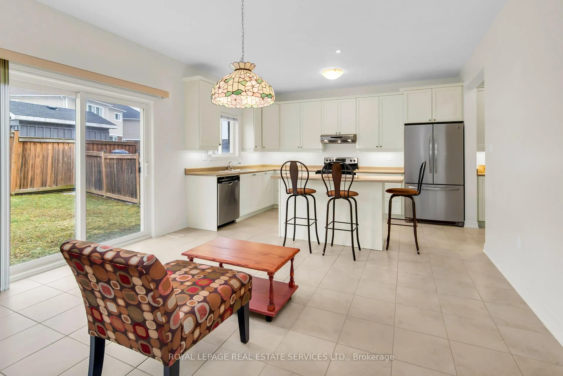 Photo 10 of 1714 Goldsmith Drive, Oshawa, Taunton — HOMEH