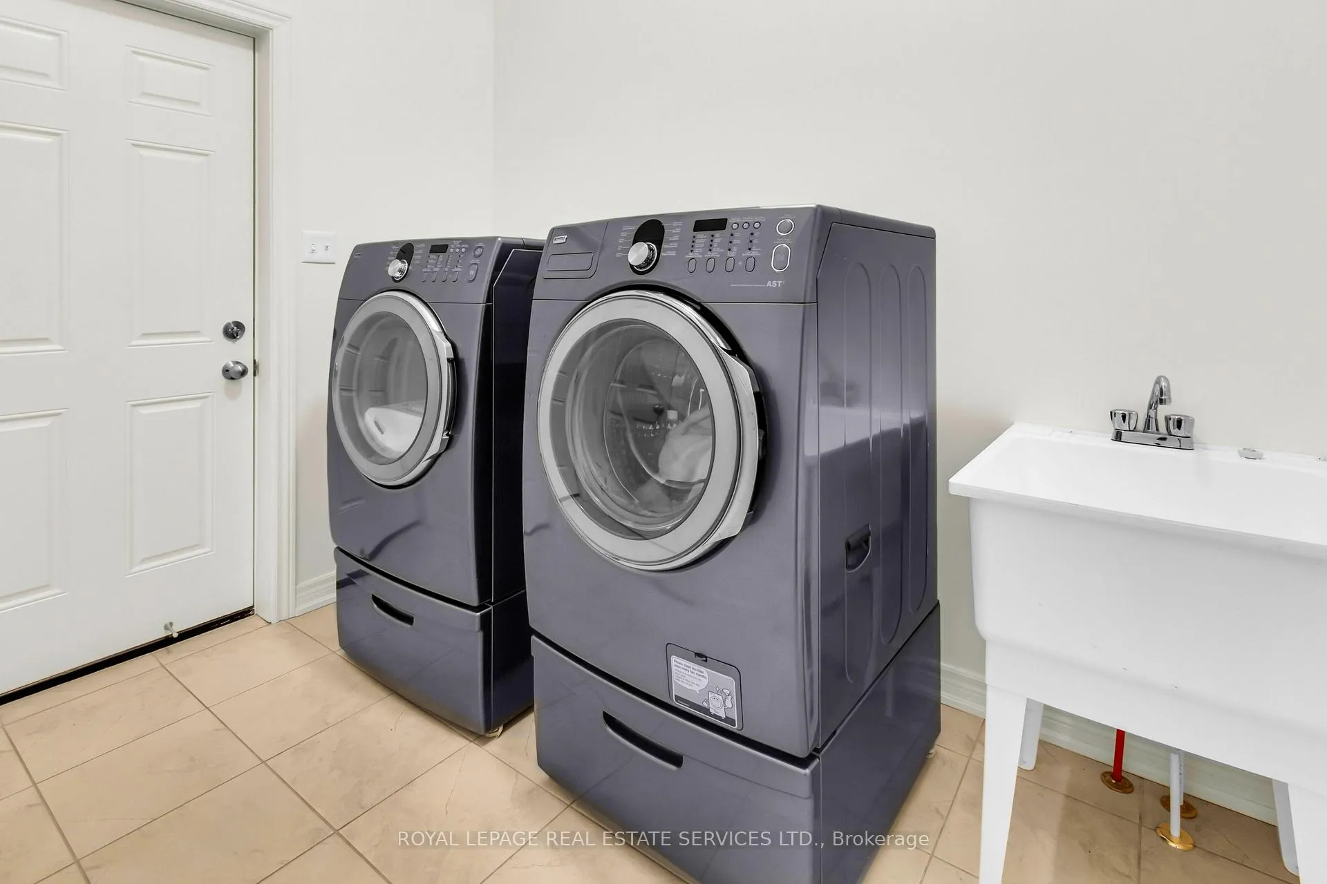 Photo 23 of 1714 Goldsmith Drive, Oshawa, Taunton — HOMEH