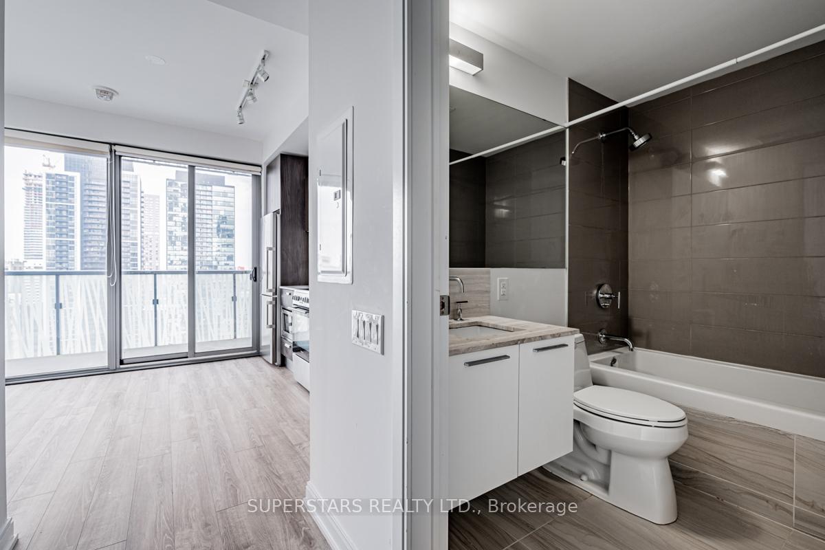 Photo 7 of Unit 2413, 50 Charles Street E, Toronto, Church-Yonge Corridor — HOMEH