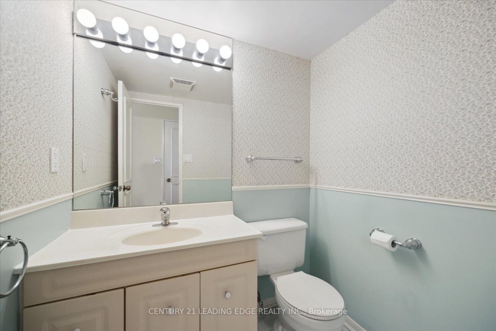 Photo 4 of Unit 1202, 7811 Yonge Street, Markham, Thornhill — HOMEH
