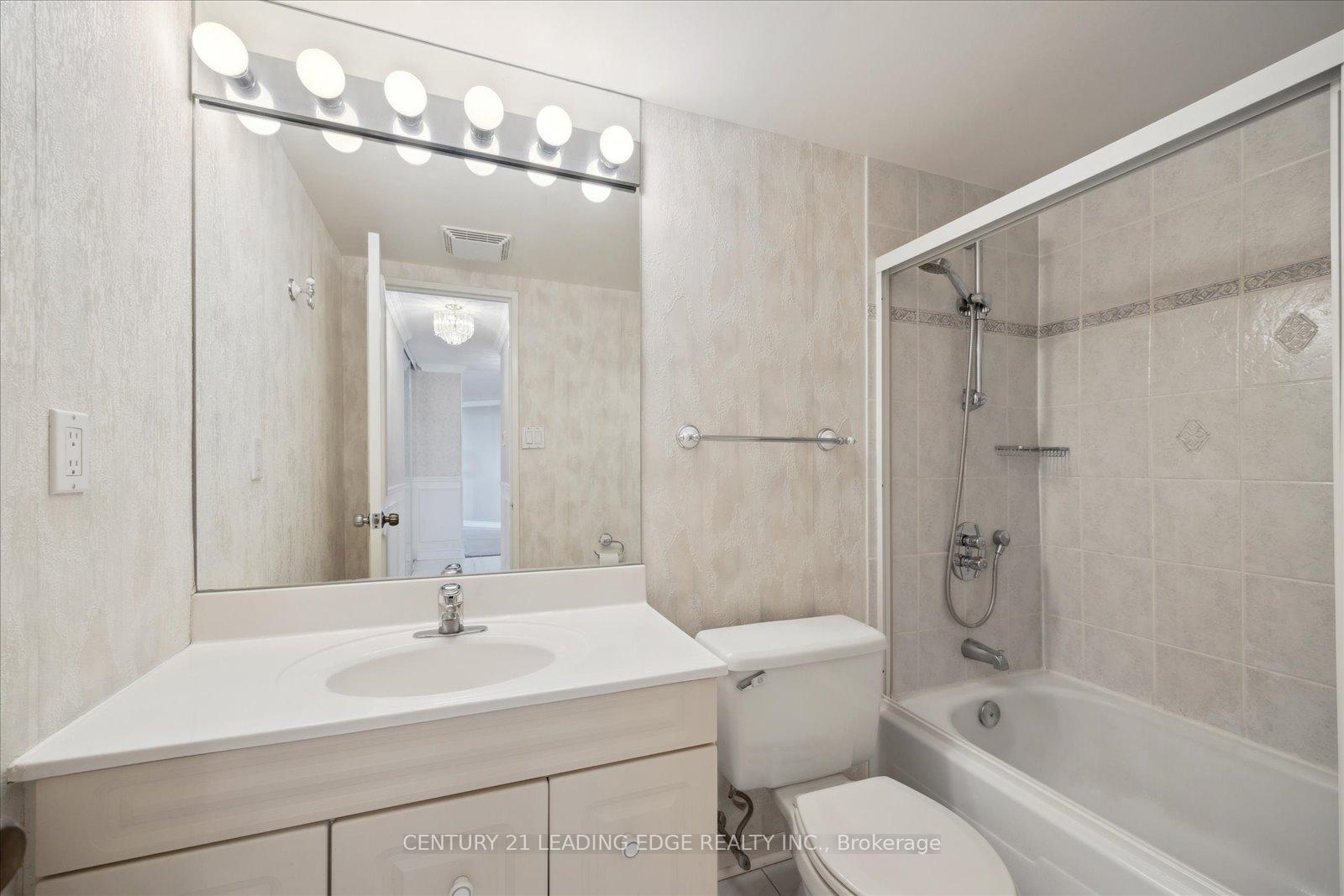 Photo 5 of Unit 1202, 7811 Yonge Street, Markham, Thornhill — HOMEH