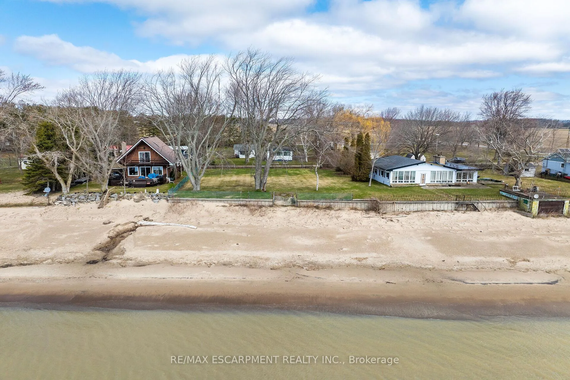 Photo 4 of 10 Anchor Lane, Haldimand — HOMEH