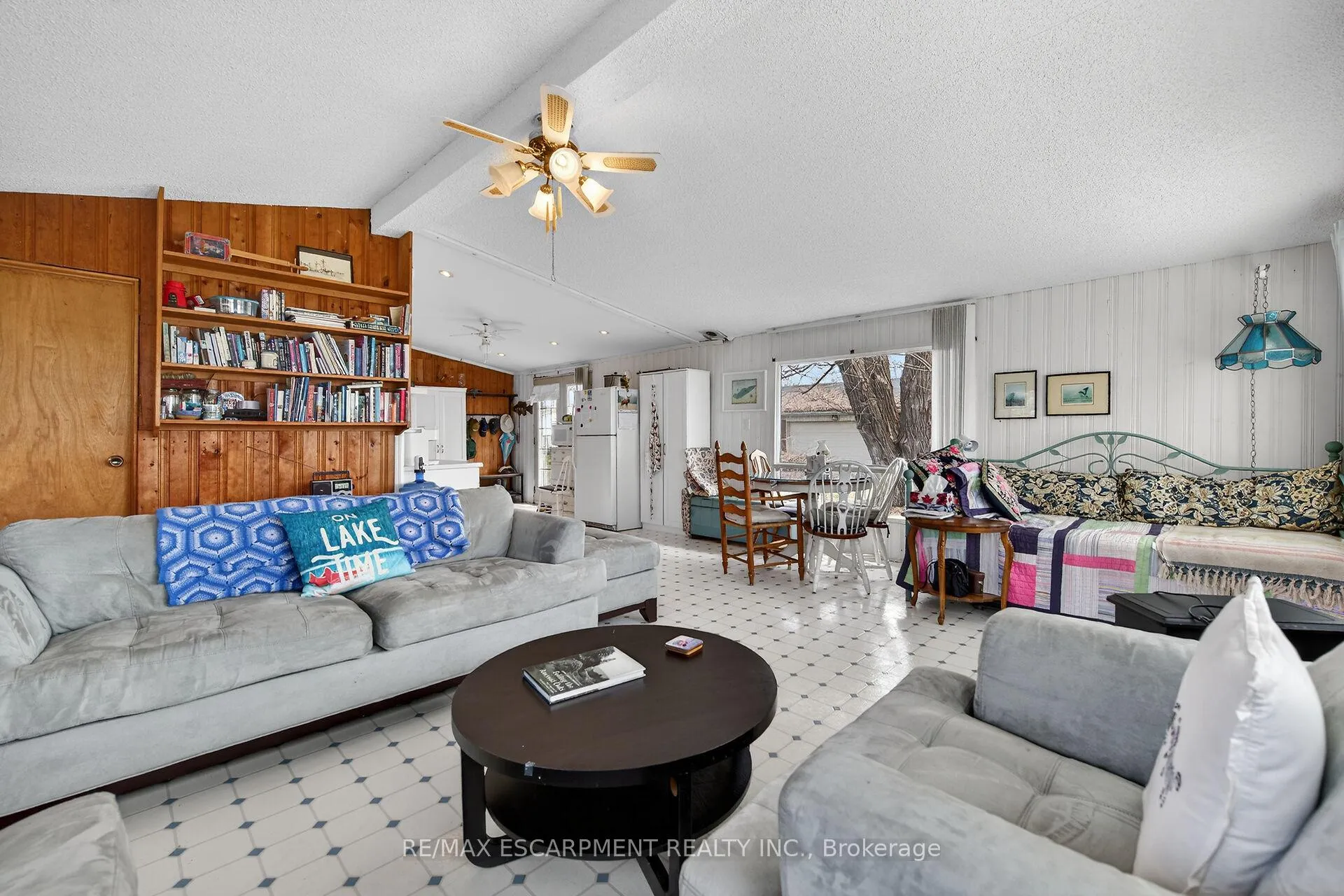 Photo 11 of 10 Anchor Lane, Haldimand — HOMEH