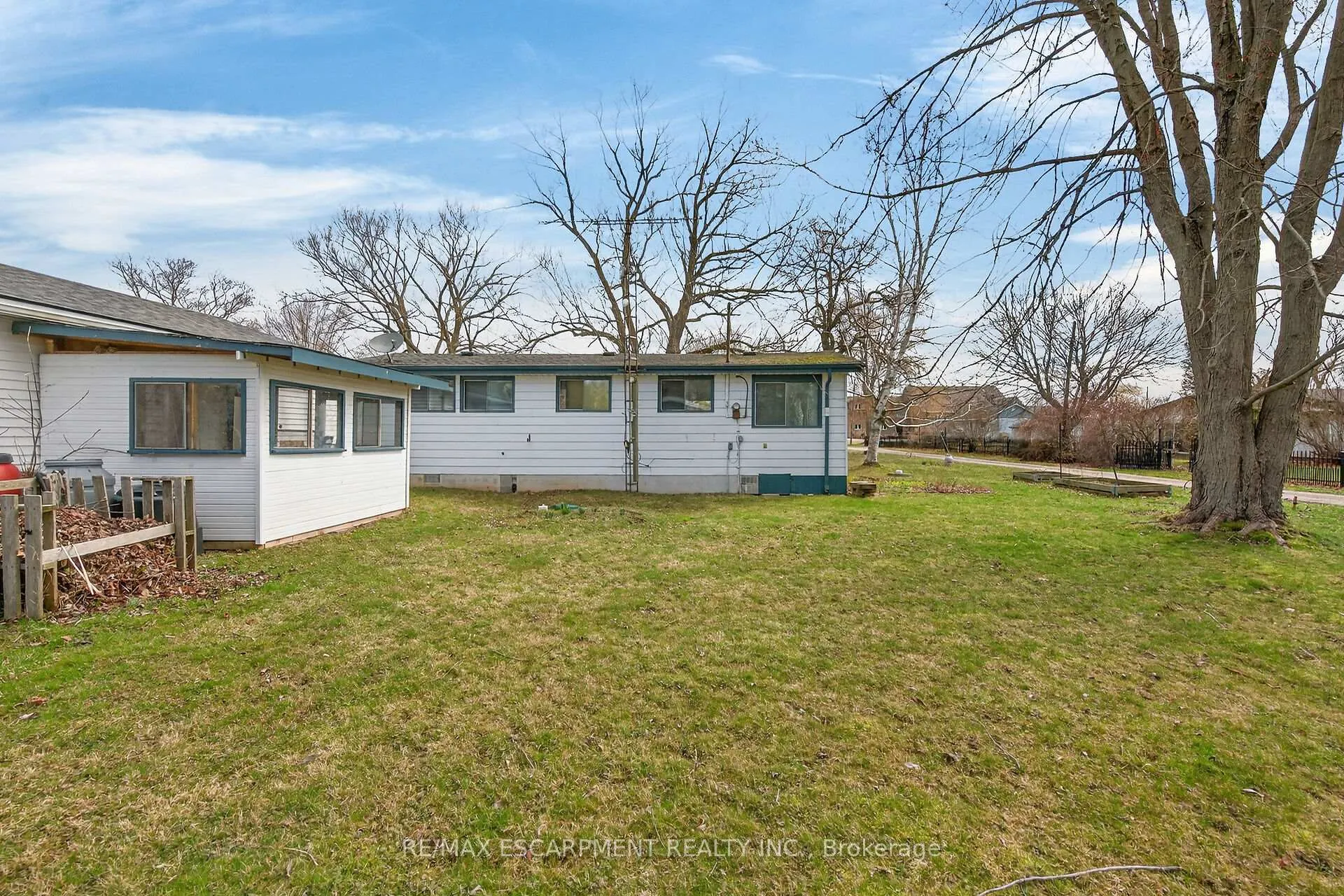 Photo 27 of 10 Anchor Lane, Haldimand — HOMEH