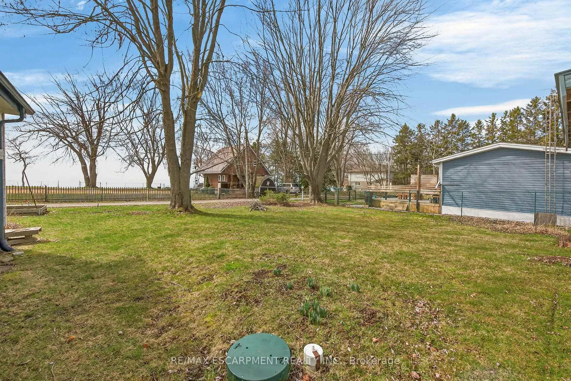 Photo 33 of 10 Anchor Lane, Haldimand — HOMEH