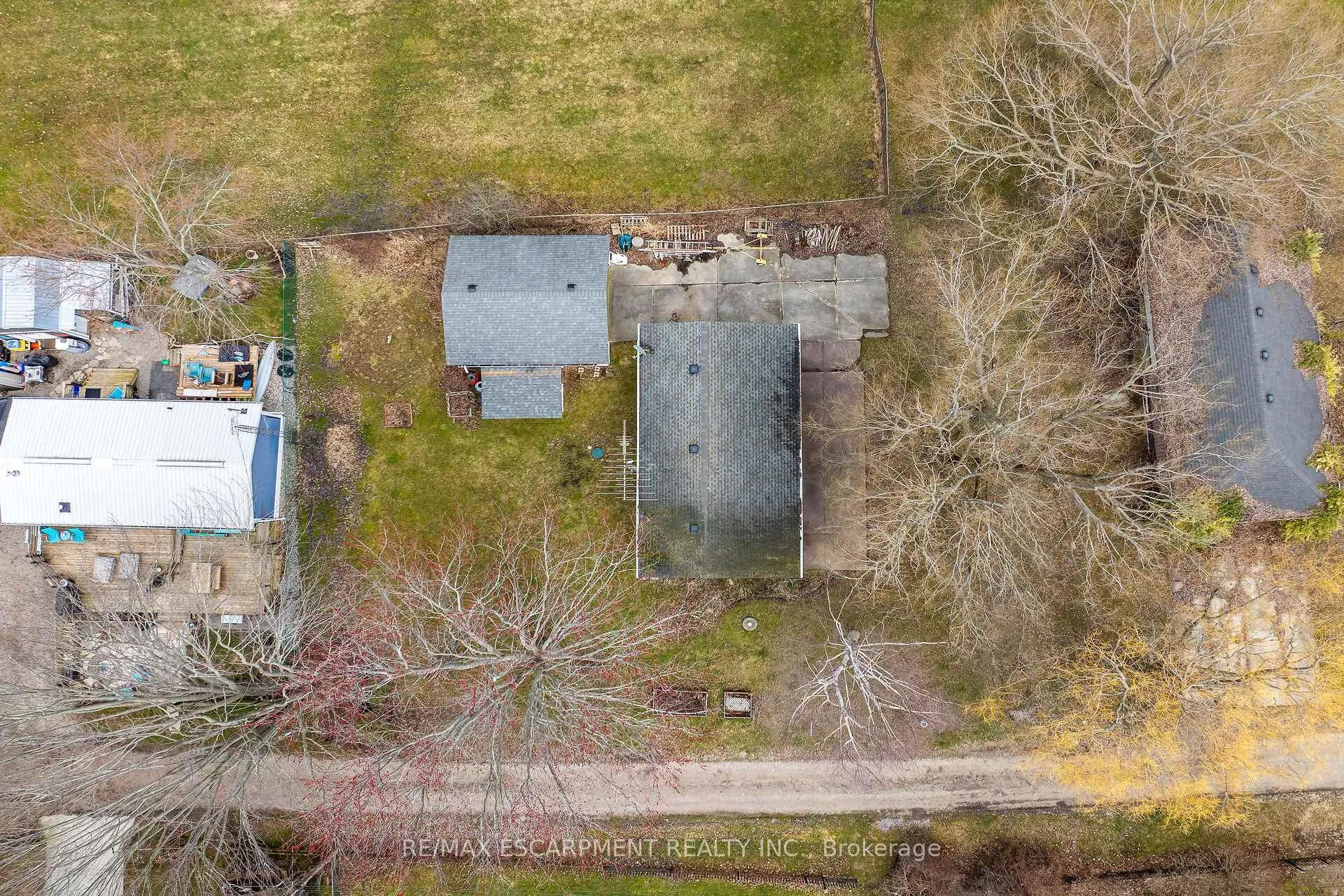 Photo 35 of 10 Anchor Lane, Haldimand — HOMEH
