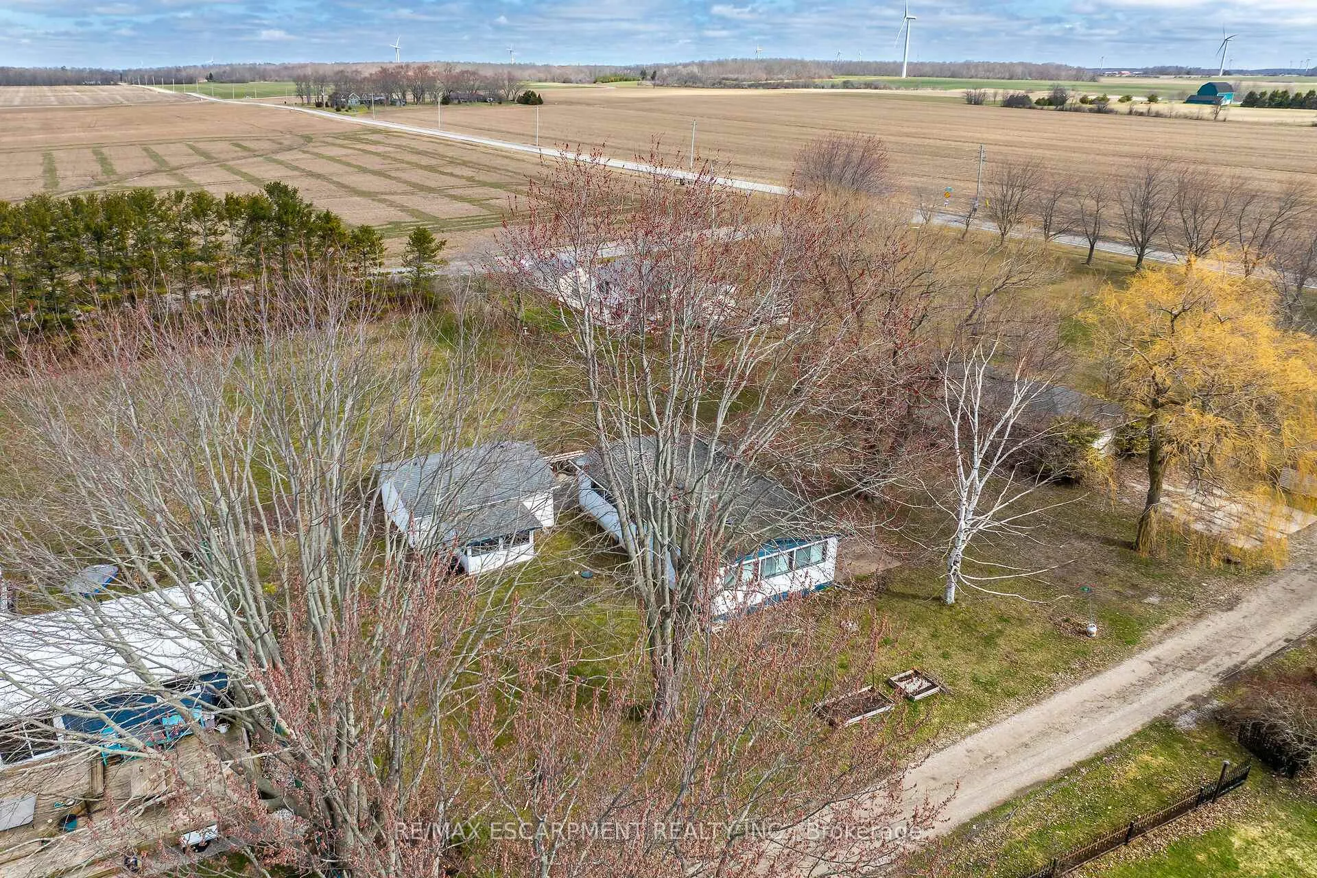 Photo 38 of 10 Anchor Lane, Haldimand — HOMEH