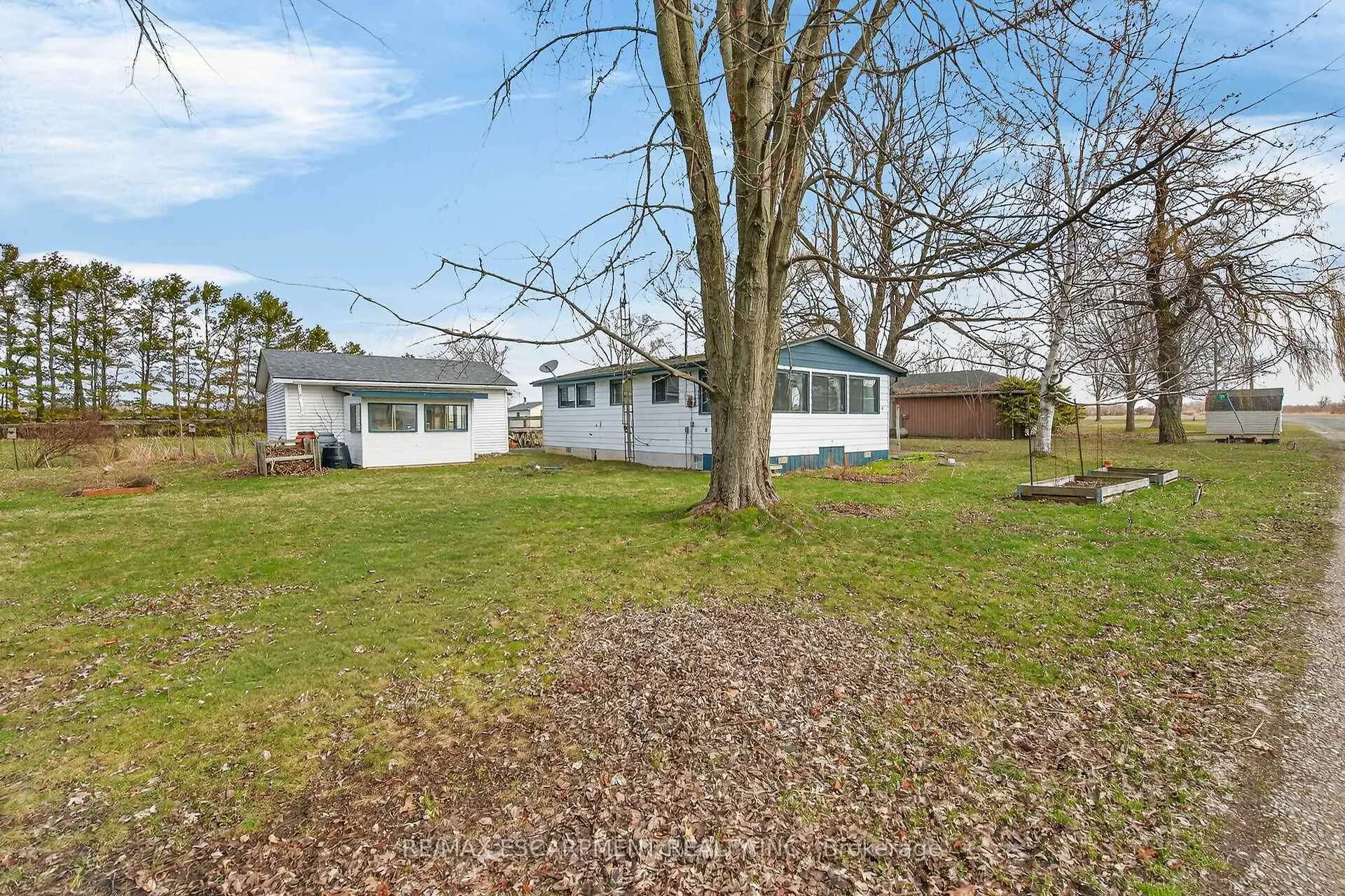 Photo 43 of 10 Anchor Lane, Haldimand — HOMEH