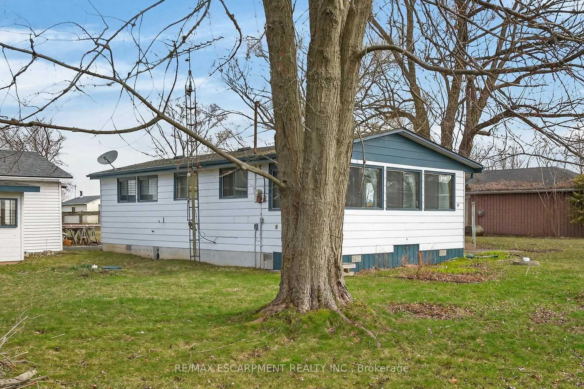 Photo 44 of 10 Anchor Lane, Haldimand — HOMEH