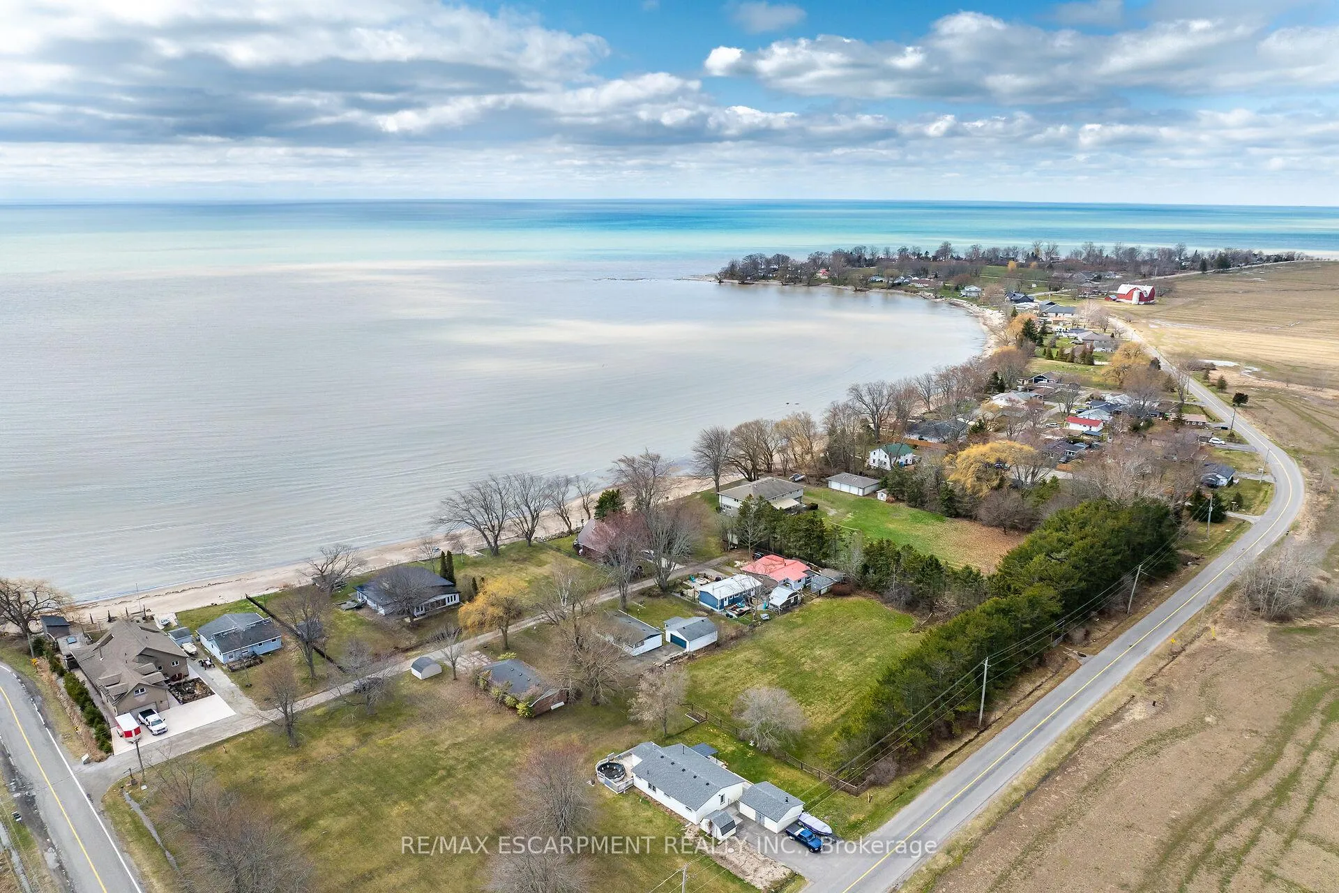 Photo 48 of 10 Anchor Lane, Haldimand — HOMEH