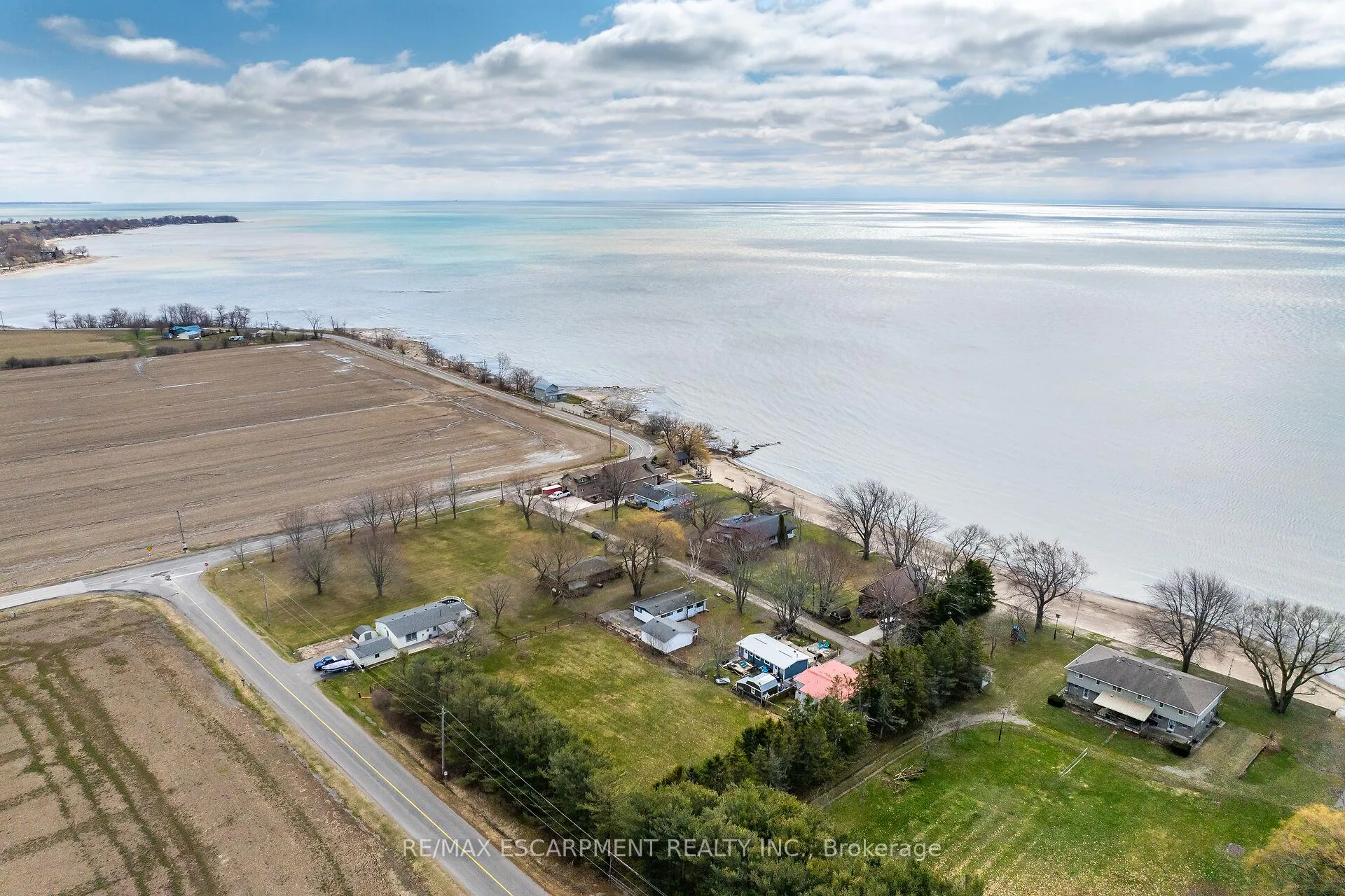 Photo 49 of 10 Anchor Lane, Haldimand — HOMEH