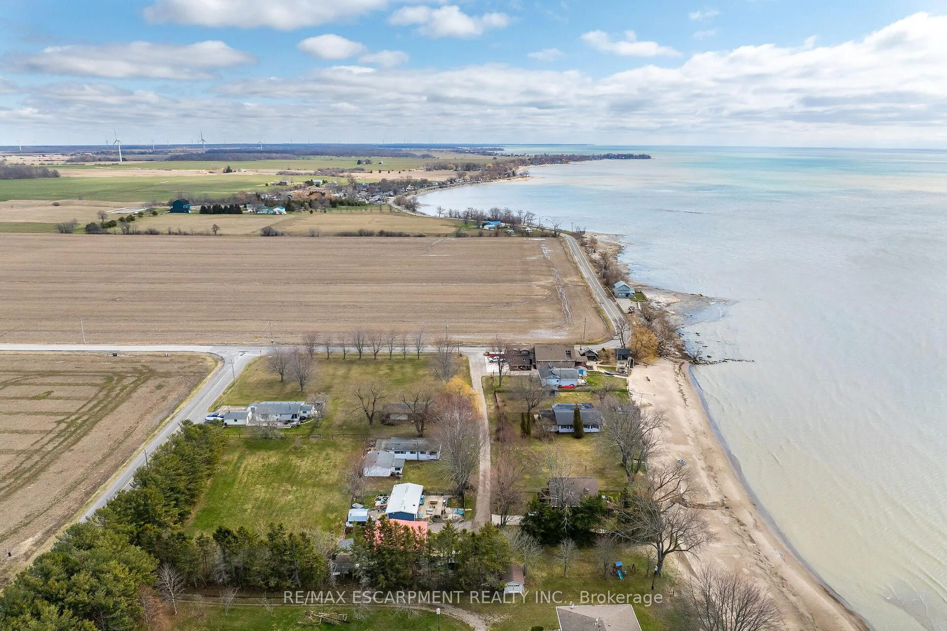 Photo 50 of 10 Anchor Lane, Haldimand — HOMEH