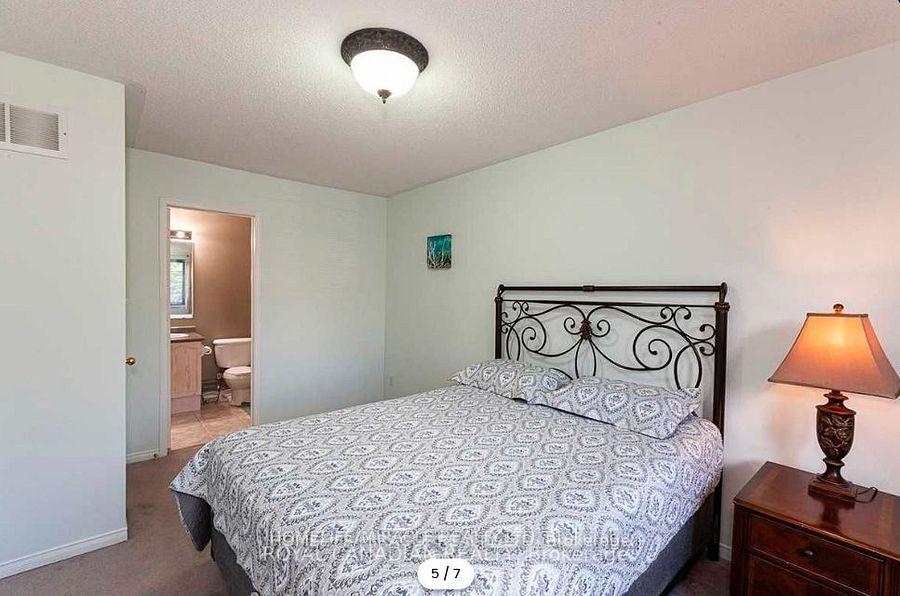 Photo 11 of 36 Bramcedar Crescent, Brampton, Northwest Sandalwood Parkway — HOMEH