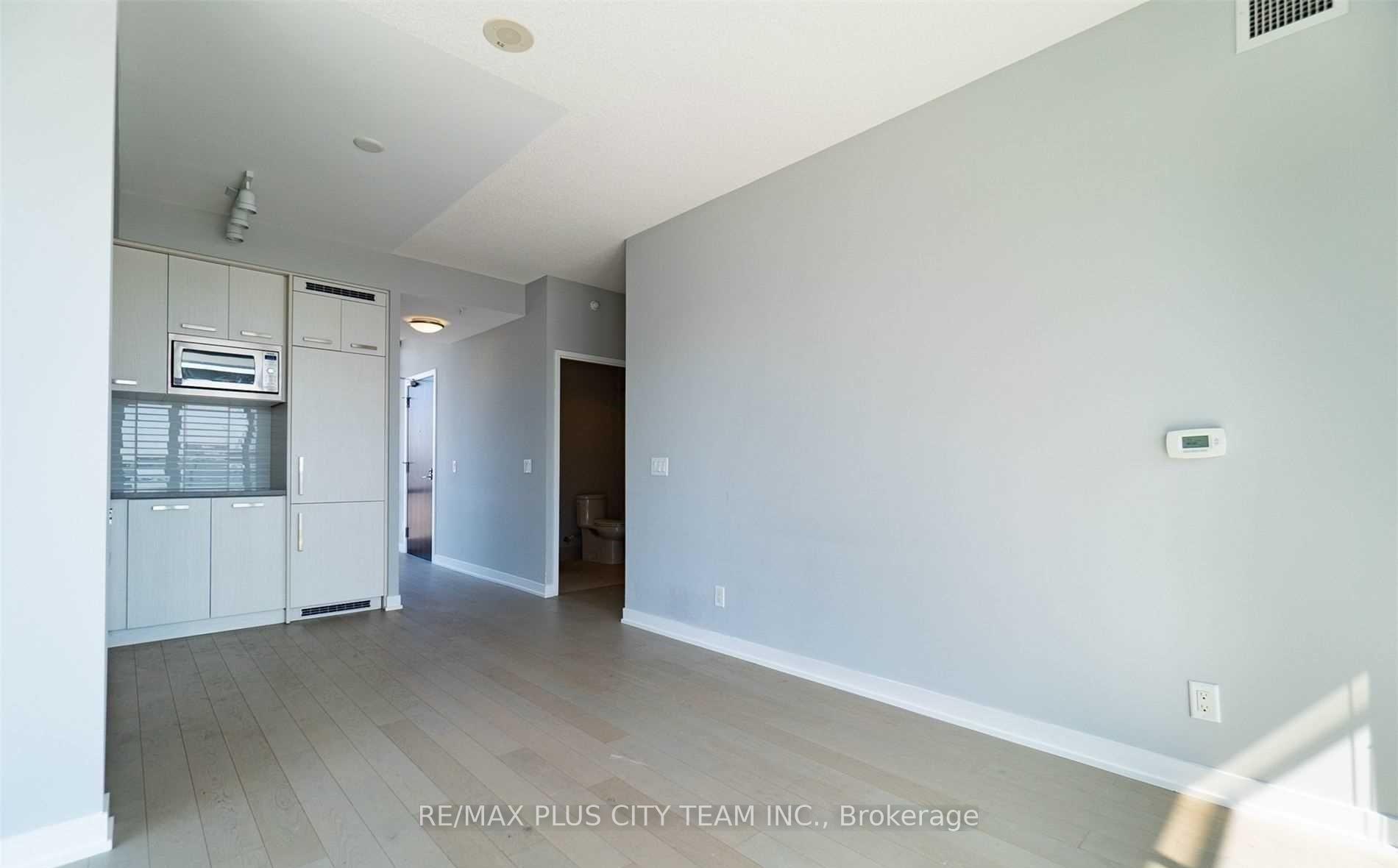 Photo 4 of Unit S609, 120 Bayview Avenue, Toronto, Waterfront Communities — HOMEH