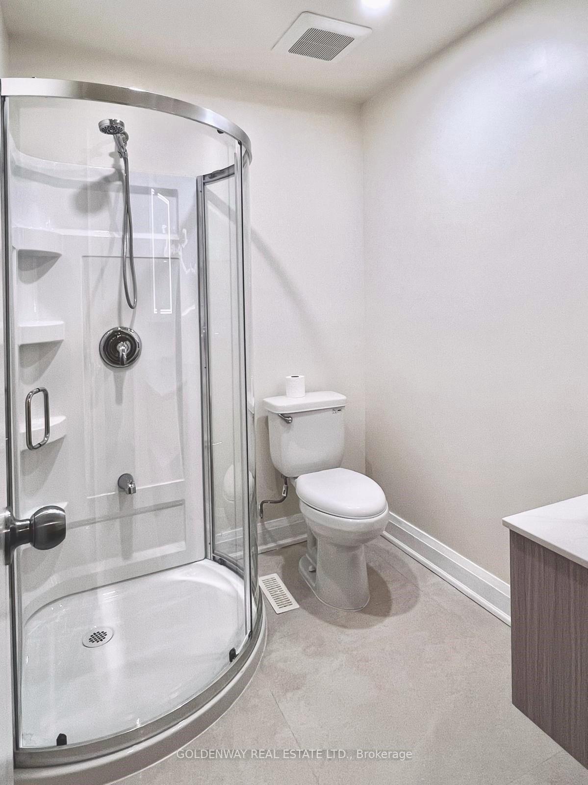 Photo 14 of 35 New Port Way, Markham, Thornhill — HOMEH