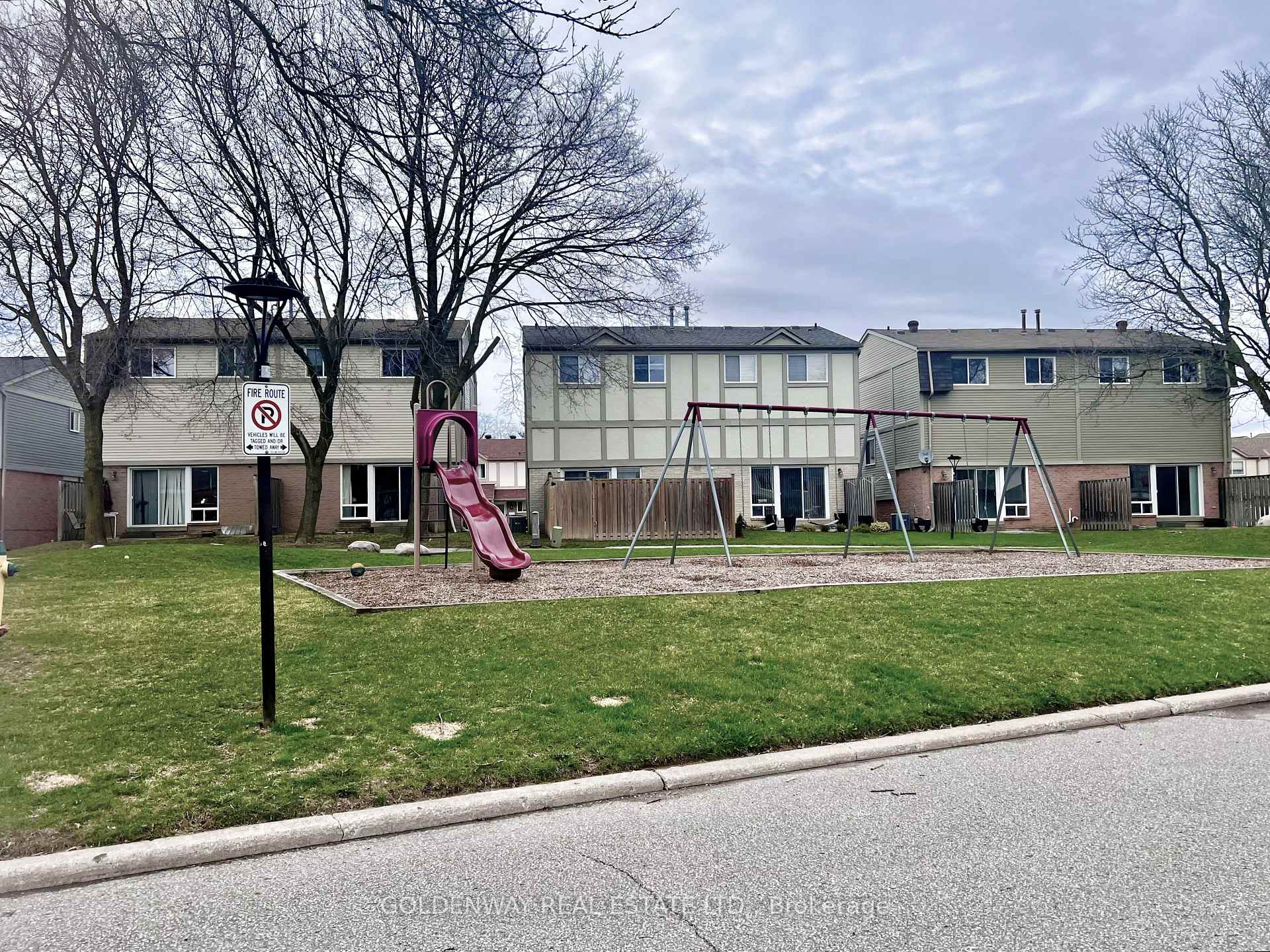 Photo 15 of 35 New Port Way, Markham, Thornhill — HOMEH