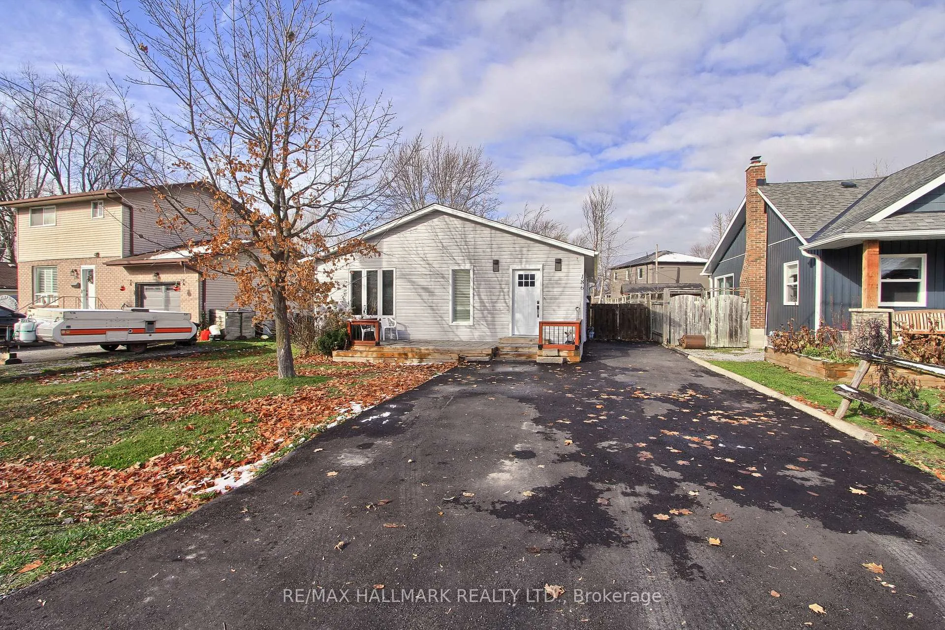 Front of 186 Beach Road