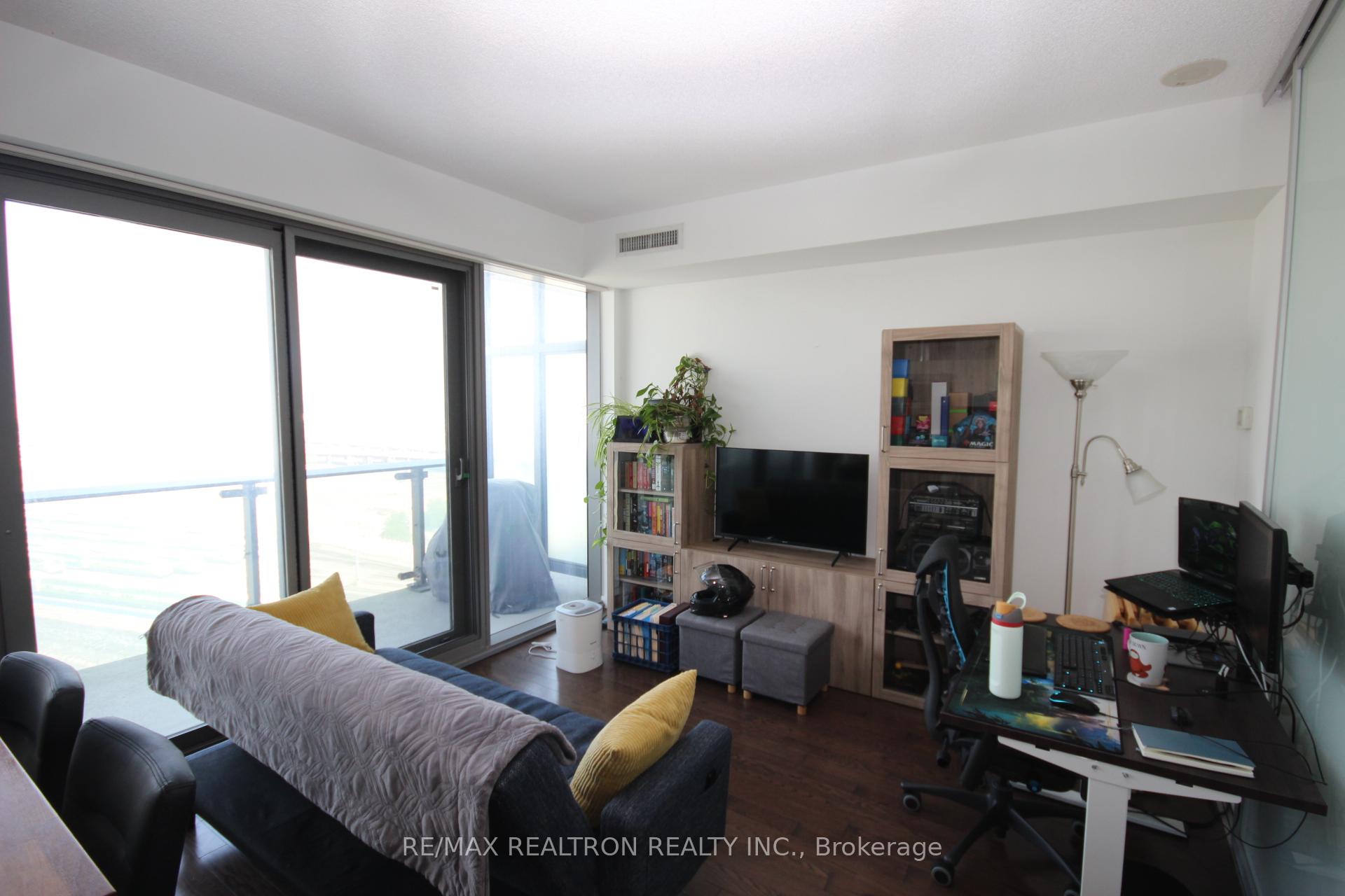 Photo 3 of Unit 1606, 390 Cherry Street, Toronto, Waterfront Communities — HOMEH