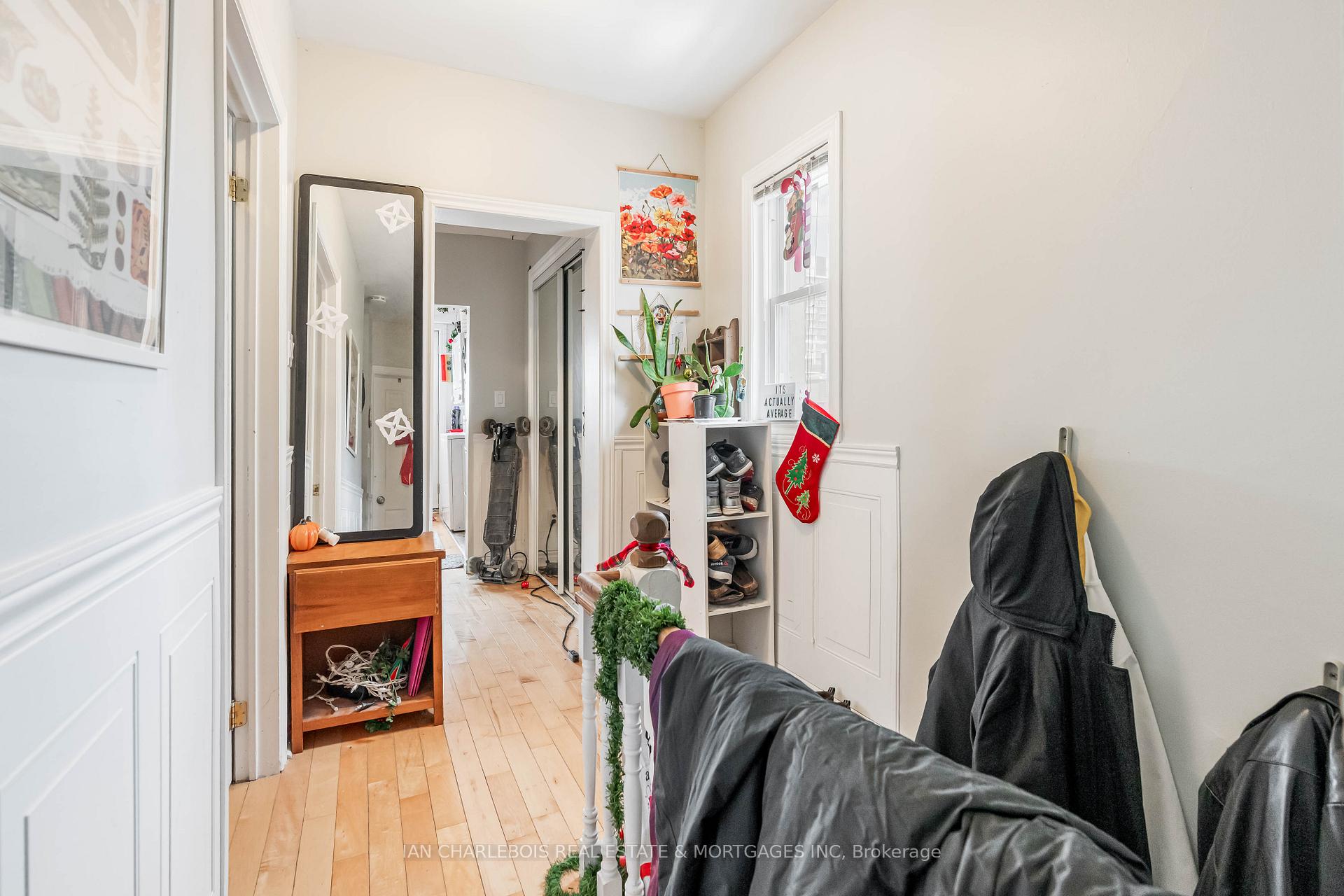 Photo 3 of Unit A, 5 Rosebery Avenue, Ottawa, Glebe — HOMEH
