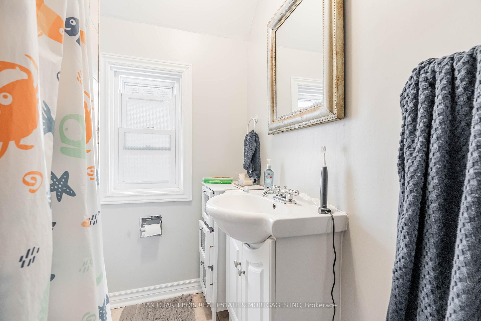 Photo 10 of Unit A, 5 Rosebery Avenue, Ottawa, Glebe — HOMEH