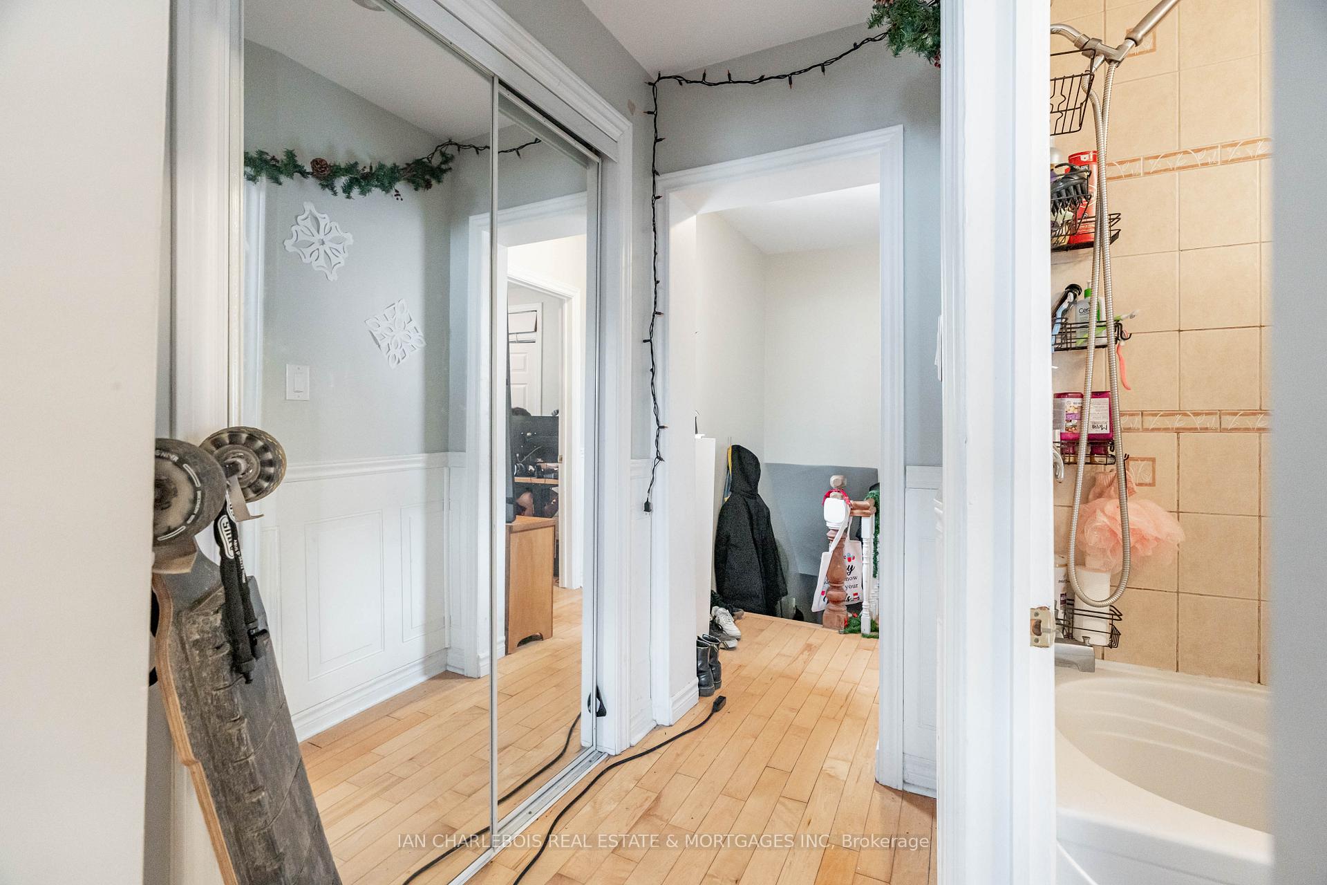 Photo 11 of Unit A, 5 Rosebery Avenue, Ottawa, Glebe — HOMEH