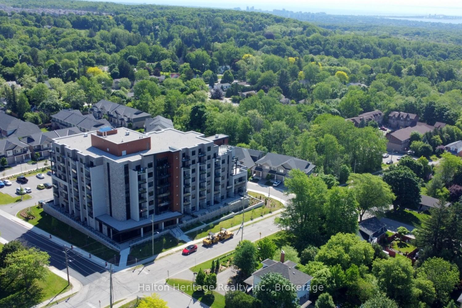 Photo 2 of Unit 106, 30 Hamilton Street S, Hamilton, Waterdown — HOMEH