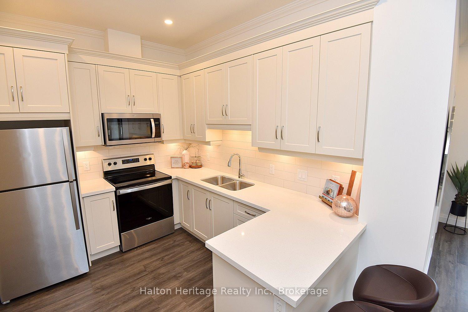 Photo 19 of Unit 106, 30 Hamilton Street S, Hamilton, Waterdown — HOMEH