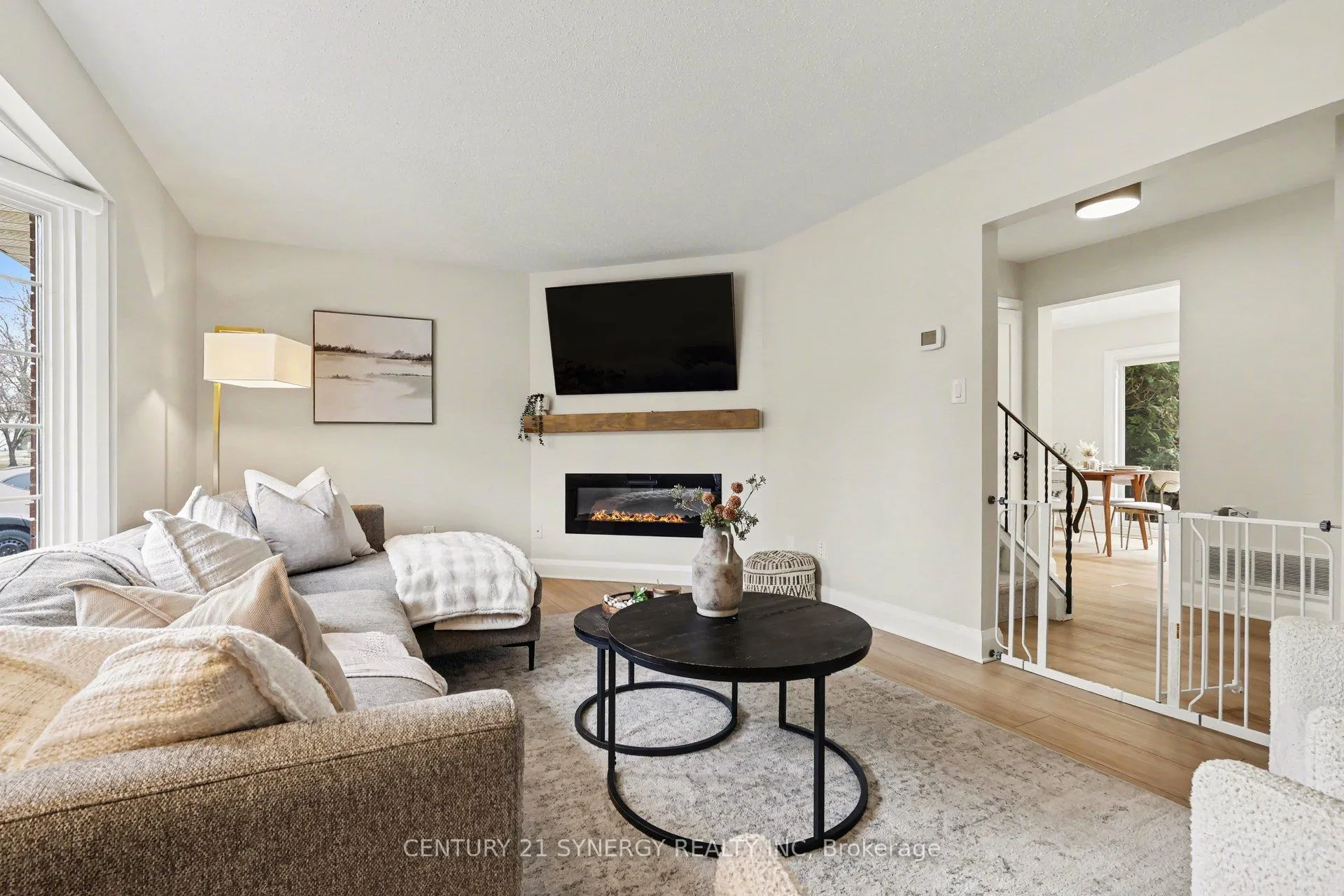Photo 3 of 771 Vinette Crescent, Ottawa, Chatelaine Village — HOMEH