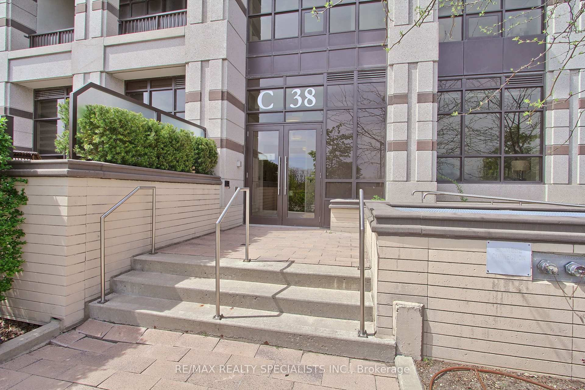 Photo 3 of Unit 1211, 38 Cedarland Drive, Markham, Unionville — HOMEH