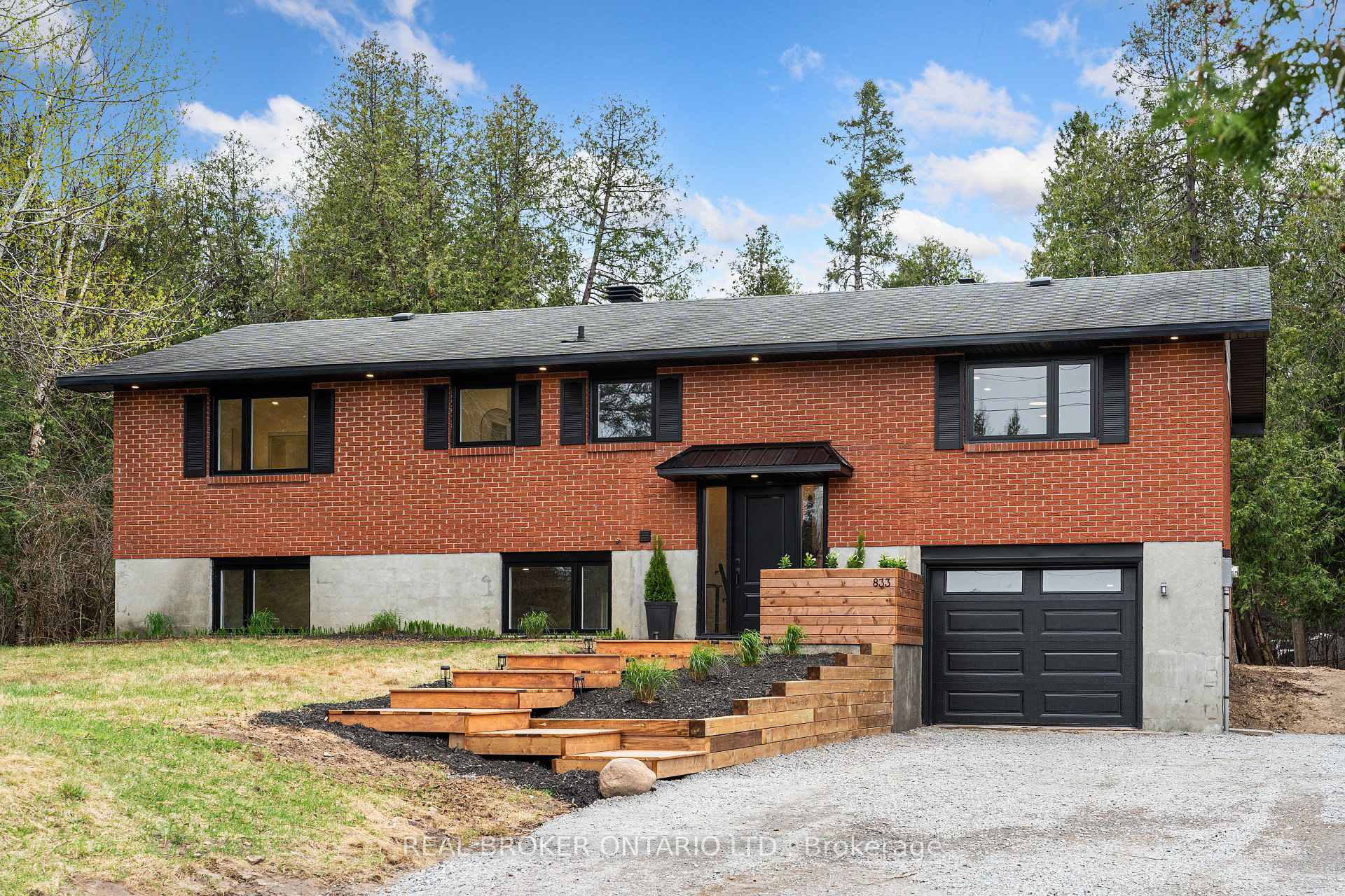 Front of 833 Beavertail Road