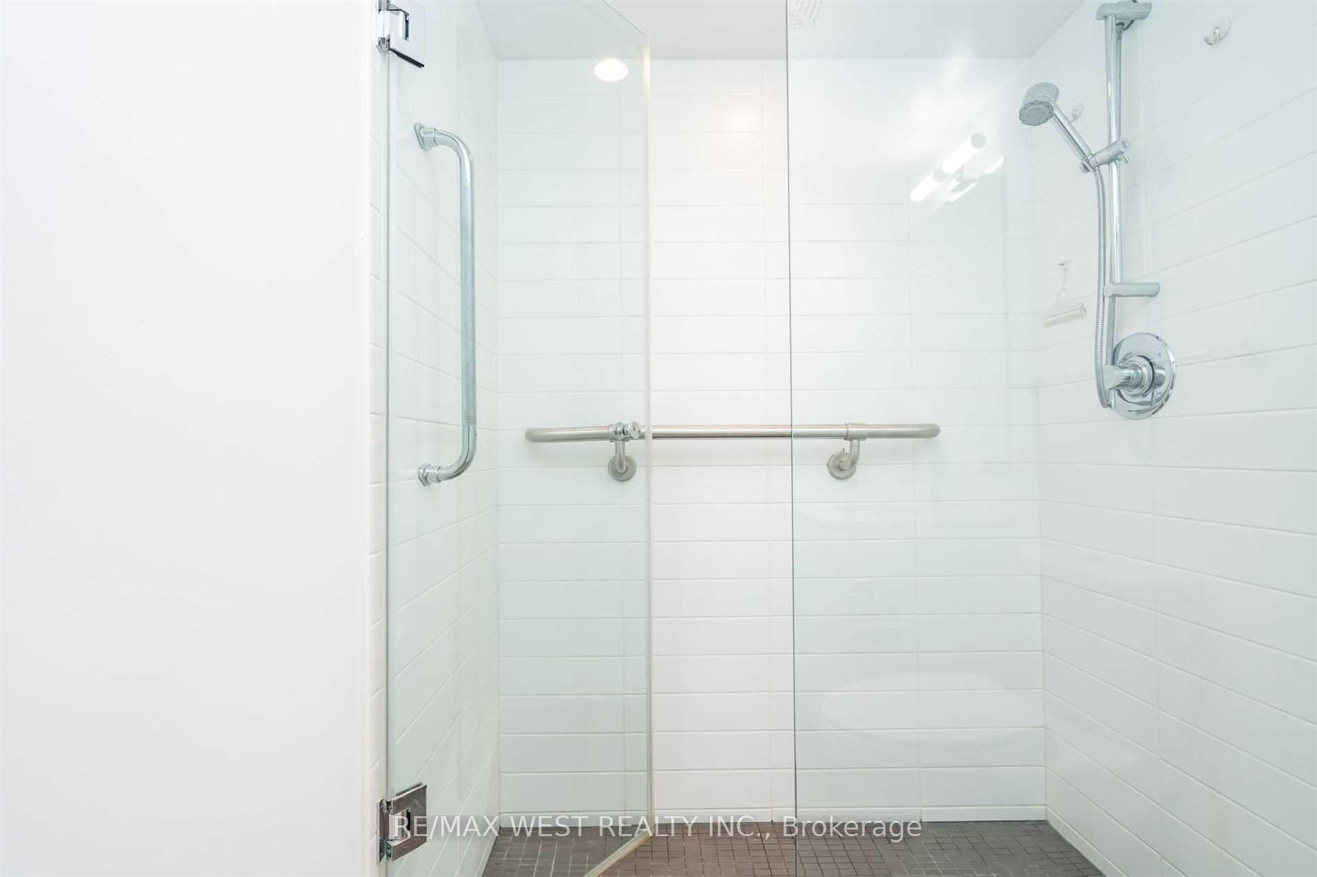 Photo 10 of Unit 1402, 1048 Broadview Avenue, Toronto, Broadview North — HOMEH