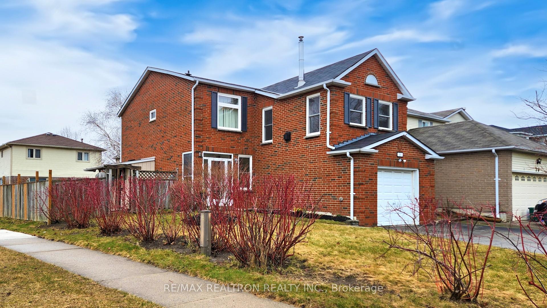 Photo 3 of 58 Plowman Drive, Ajax, Central — HOMEH