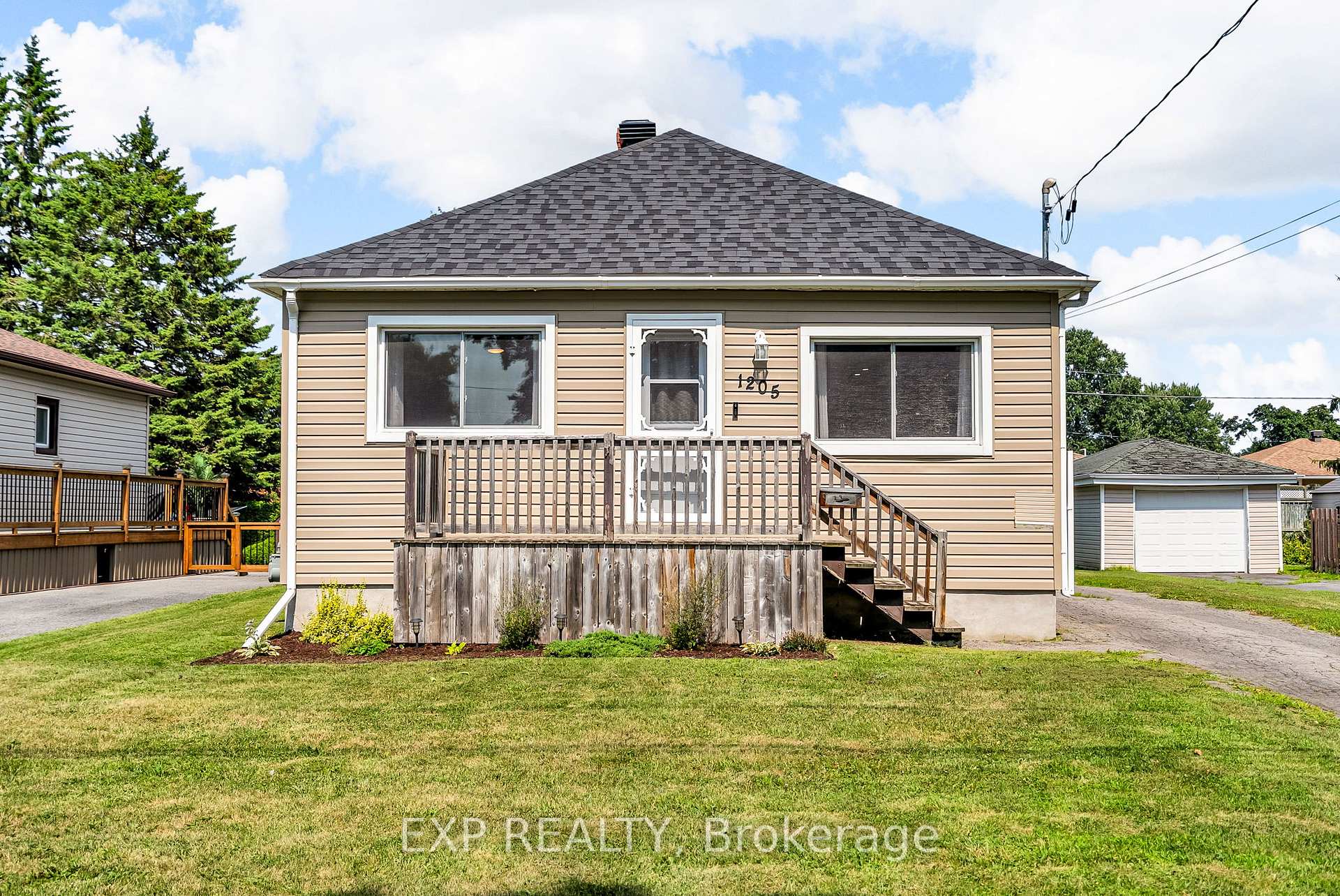Photo 2 of 1205 Bedford Street, Cornwall — HOMEH