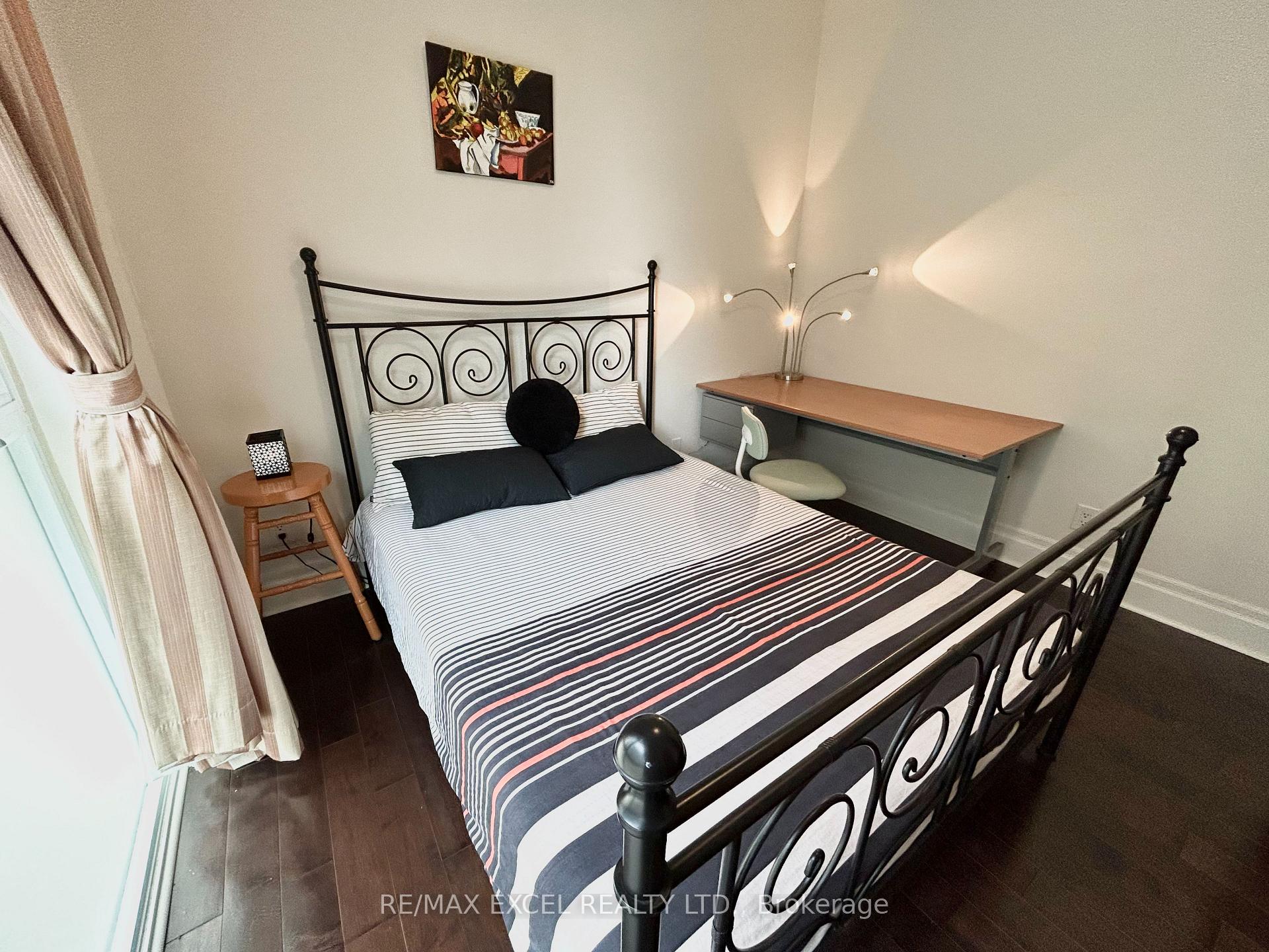 Photo 9 of Unit 110, 1 Upper Duke-Master bedroom Crescent, Markham, Unionville — HOMEH