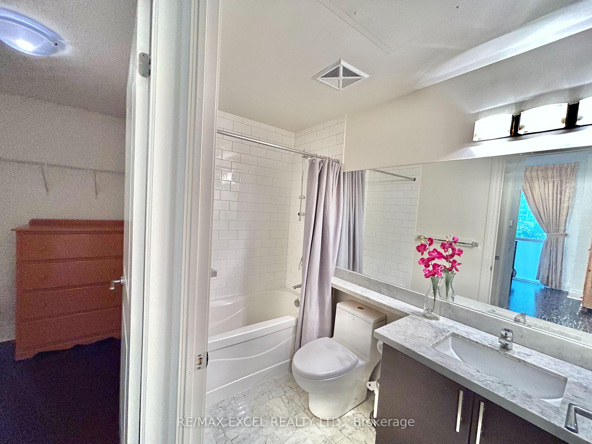 Photo 13 of Unit 110, 1 Upper Duke-Master bedroom Crescent, Markham, Unionville — HOMEH