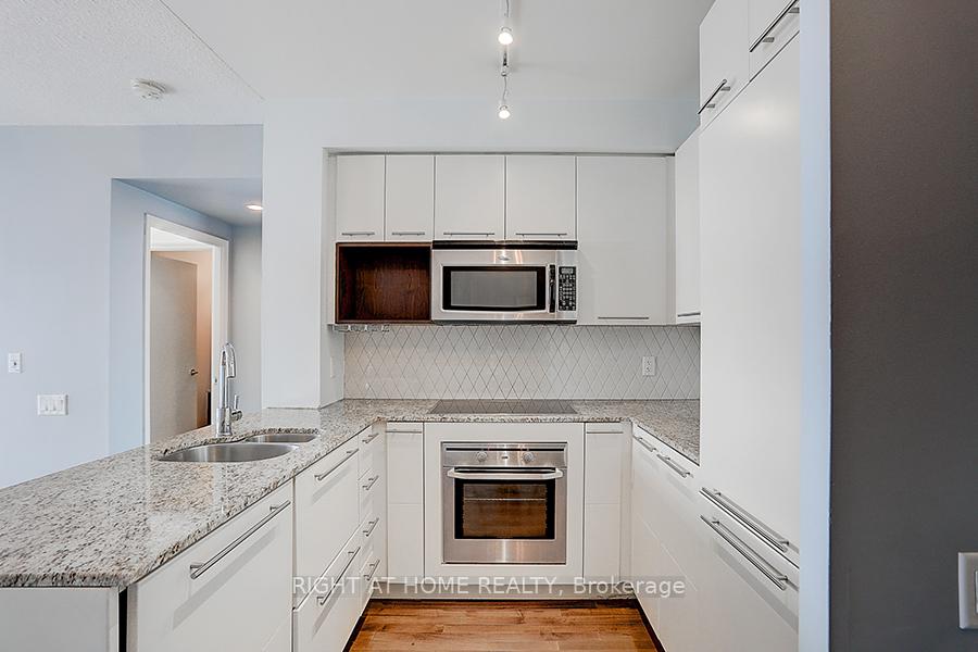 Photo 5 of Unit 3509, 21 Carlton Street, Toronto, Church-Yonge Corridor — HOMEH
