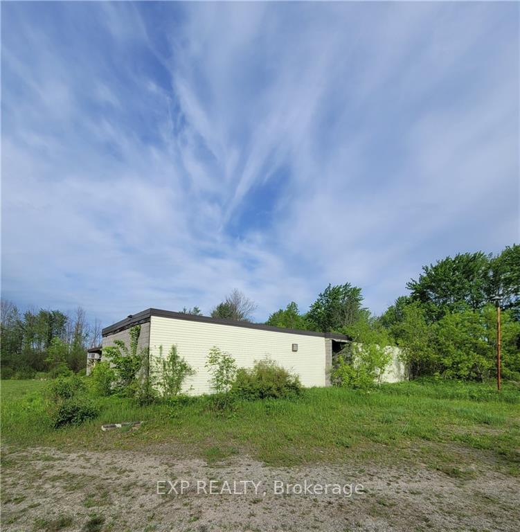 Front of 4122 County Road 44