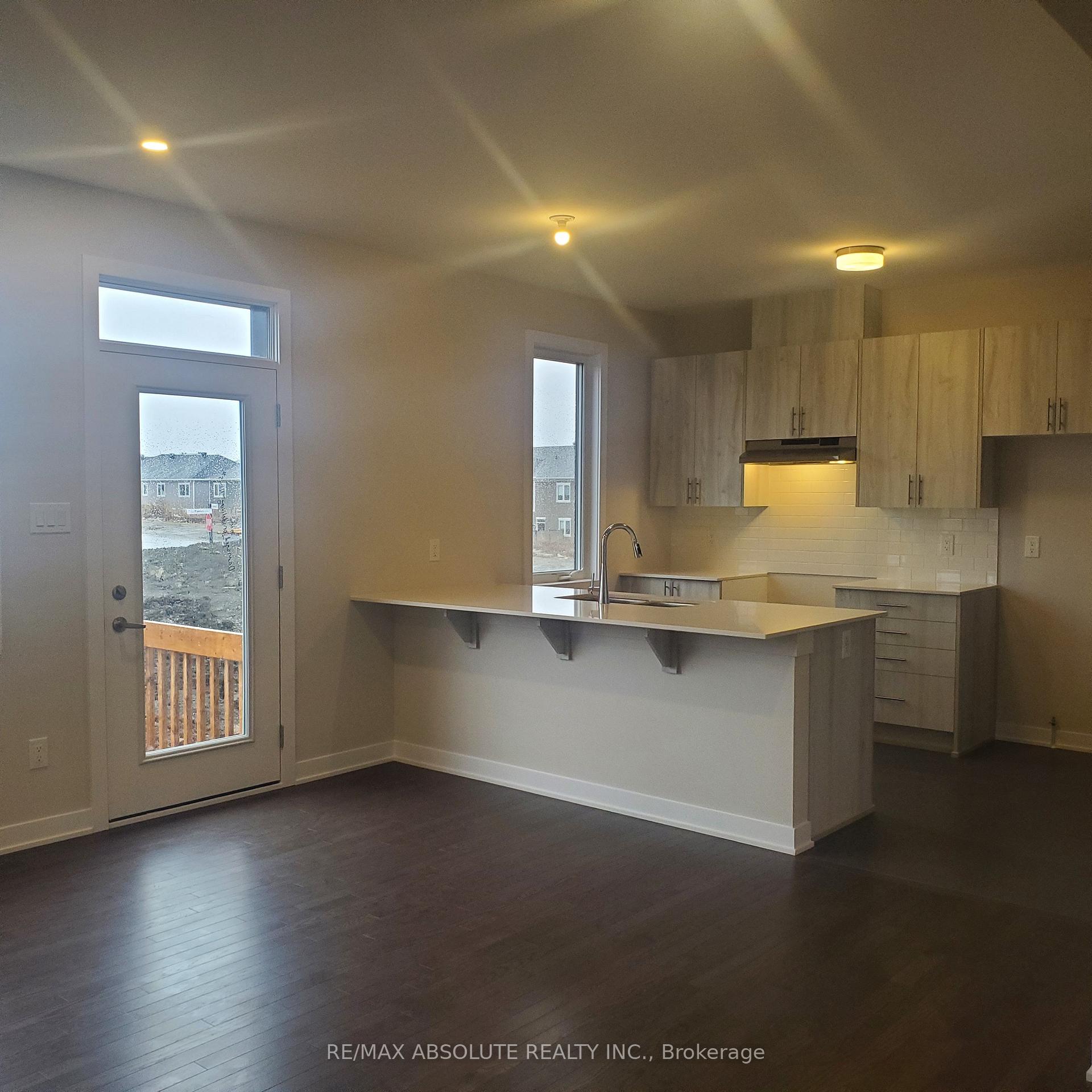 Photo 8 of 1949 Elevation Road, Ottawa, Barrhaven - Half Moon Bay — HOMEH