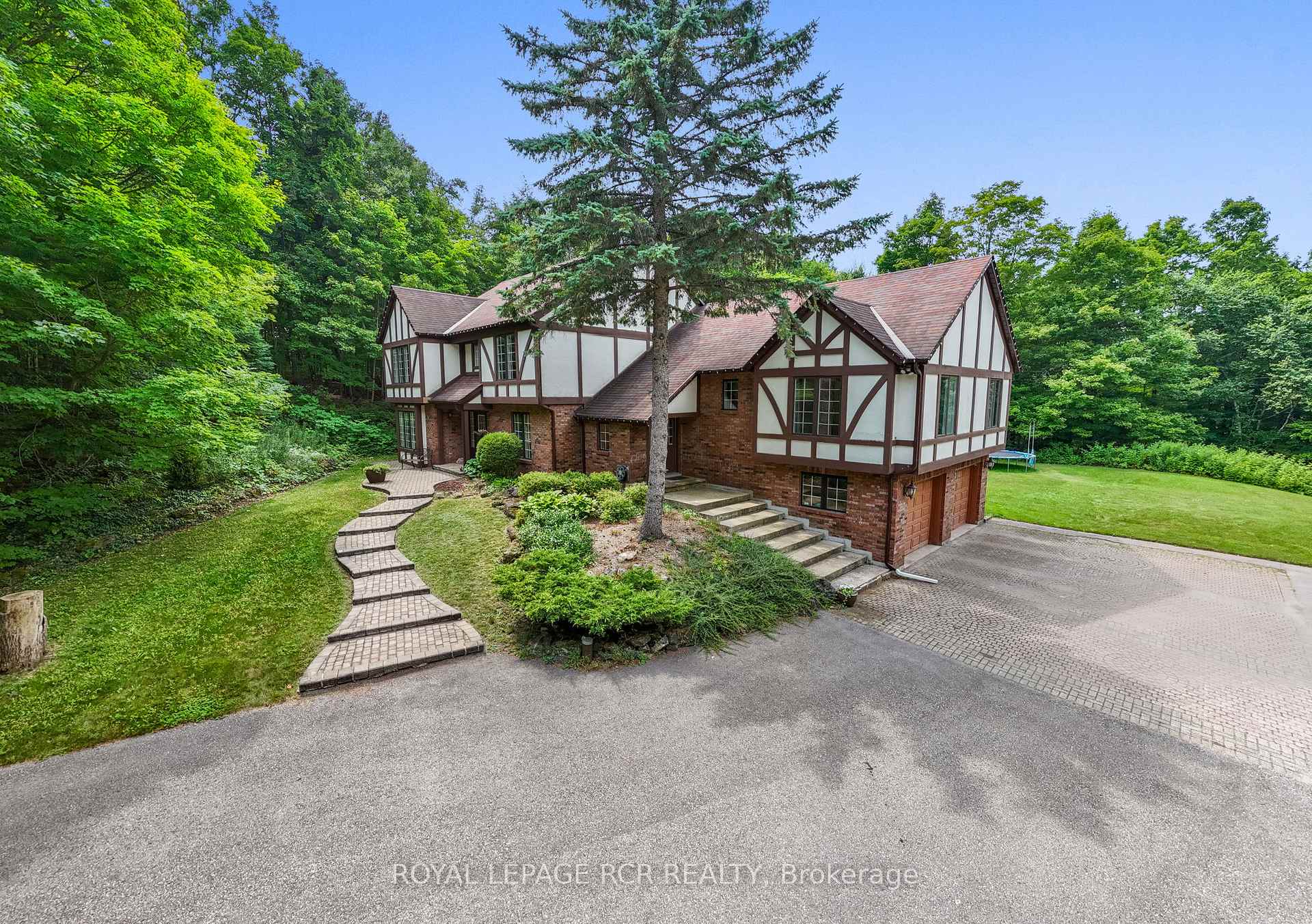 Photo 32 of 832 Boston Mills Road, Caledon, Rural Caledon — HOMEH
