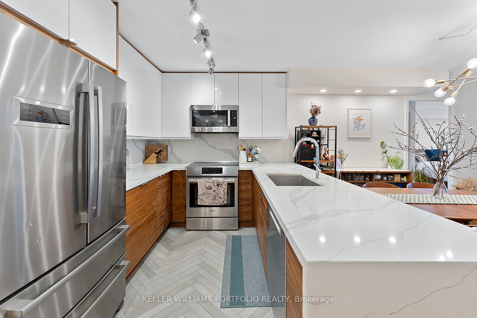 Photo 4 of Unit 401, 330 Adelaide Street E, Toronto, Moss Park — HOMEH
