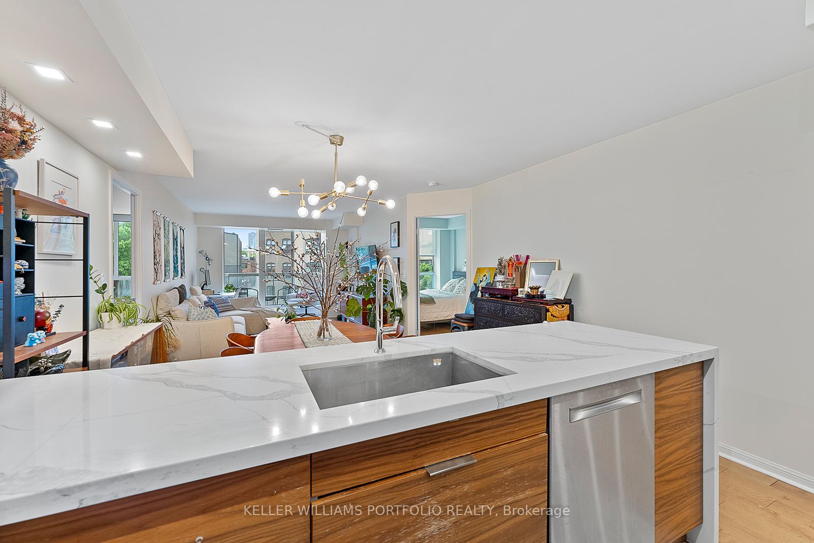 Photo 5 of Unit 401, 330 Adelaide Street E, Toronto, Moss Park — HOMEH