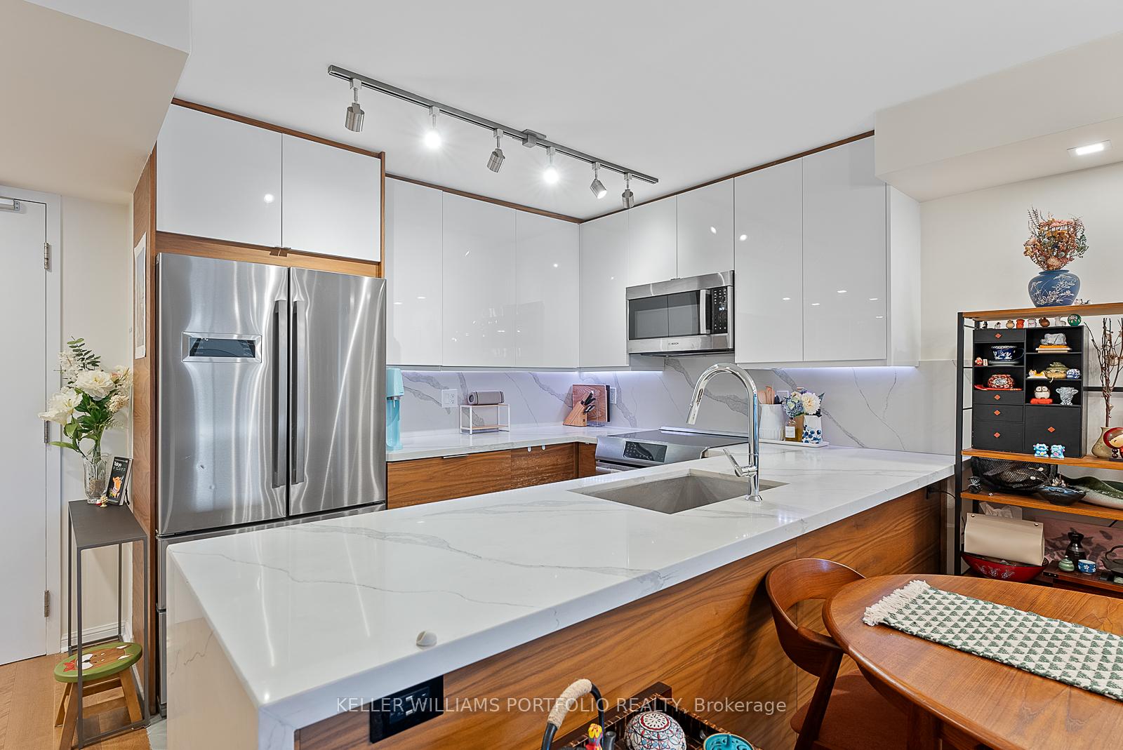 Photo 6 of Unit 401, 330 Adelaide Street E, Toronto, Moss Park — HOMEH