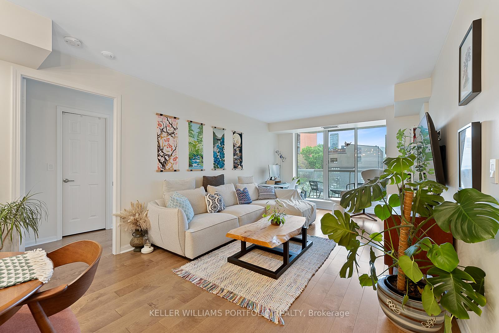 Photo 7 of Unit 401, 330 Adelaide Street E, Toronto, Moss Park — HOMEH