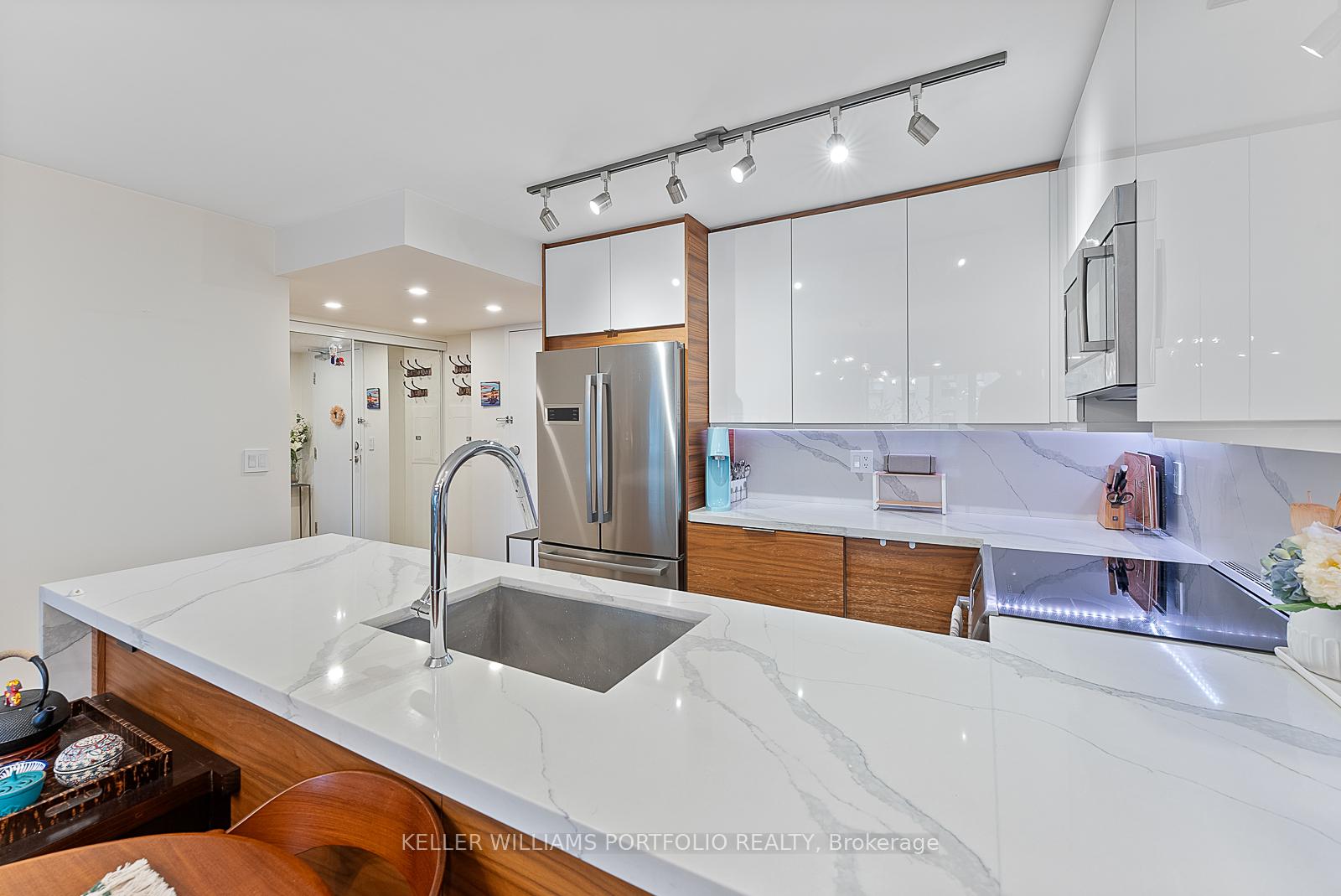 Photo 10 of Unit 401, 330 Adelaide Street E, Toronto, Moss Park — HOMEH