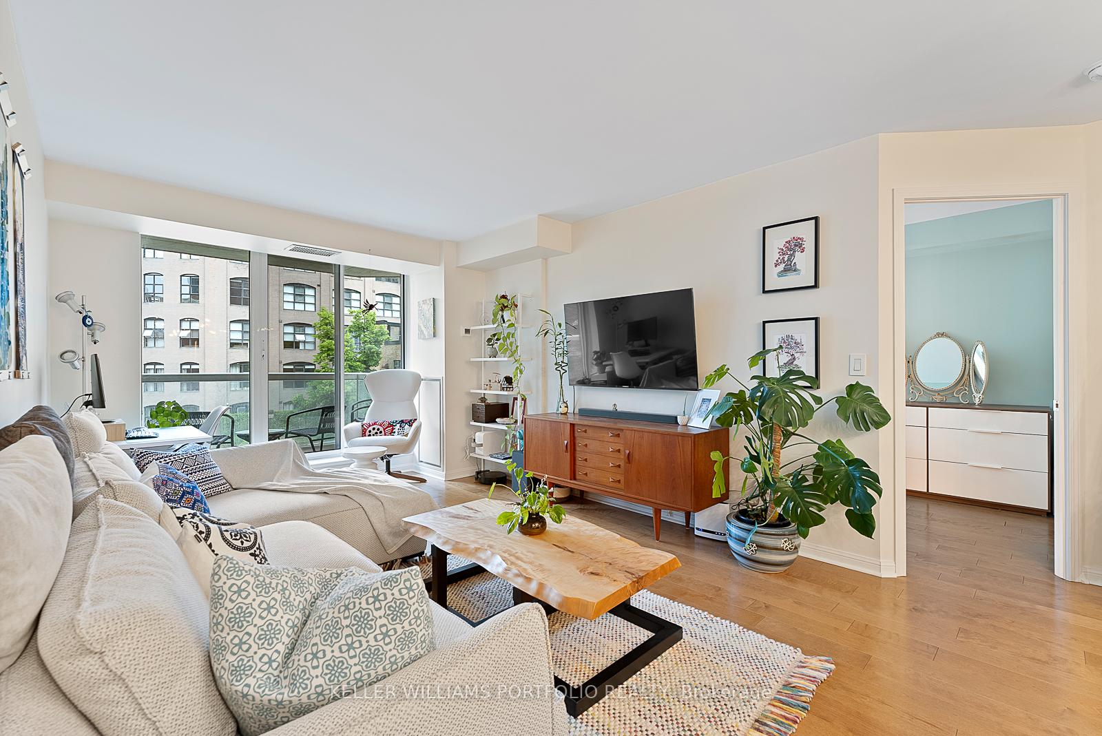 Photo 12 of Unit 401, 330 Adelaide Street E, Toronto, Moss Park — HOMEH