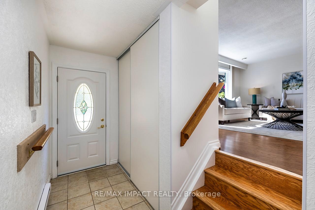 Photo 5 of 30 Hetherington Drive, Clarington, Bowmanville — HOMEH